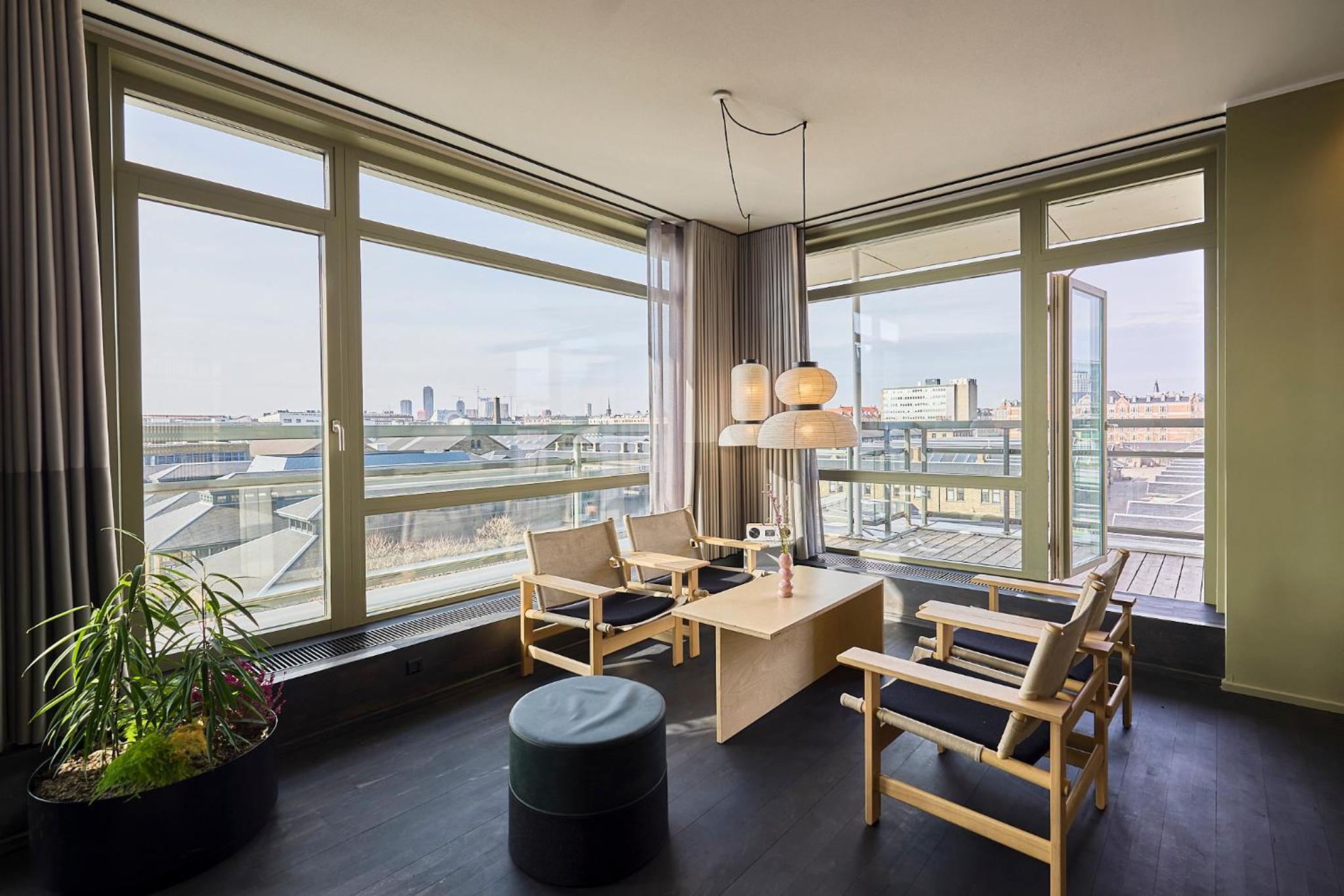 Suite with Balcony - Photo 18