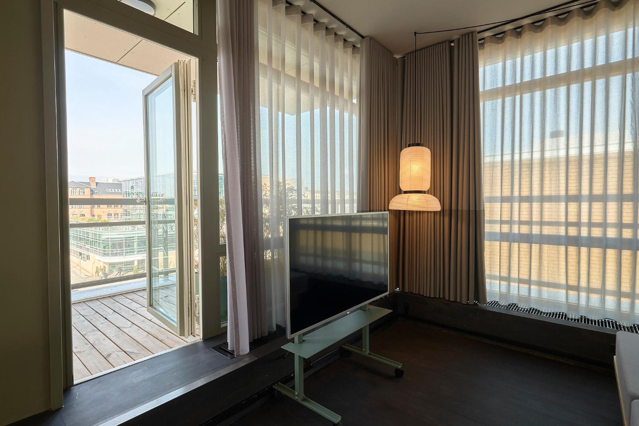 Suite with Balcony - Photo 22