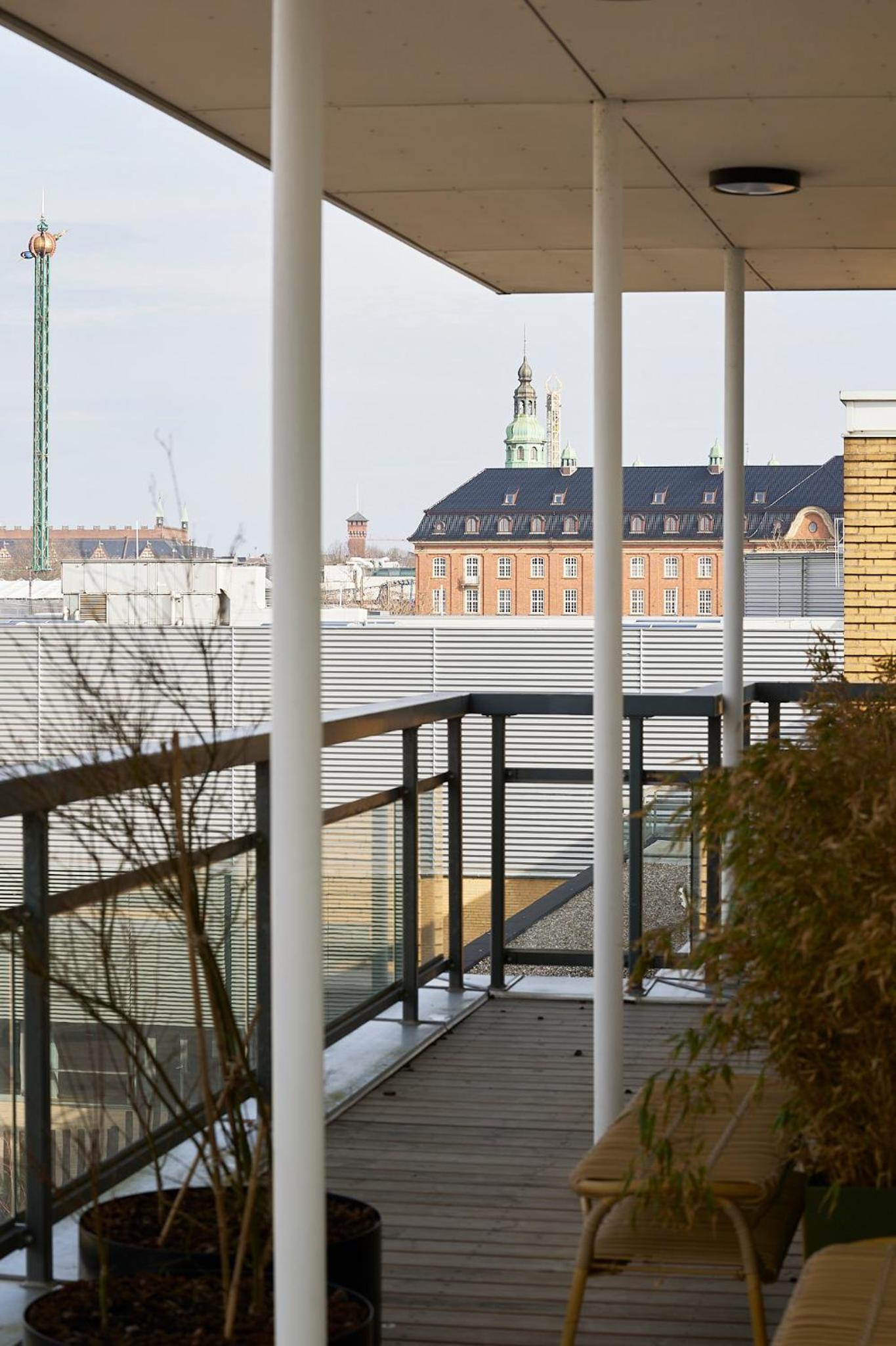 Suite with Balcony thumbnail 6
