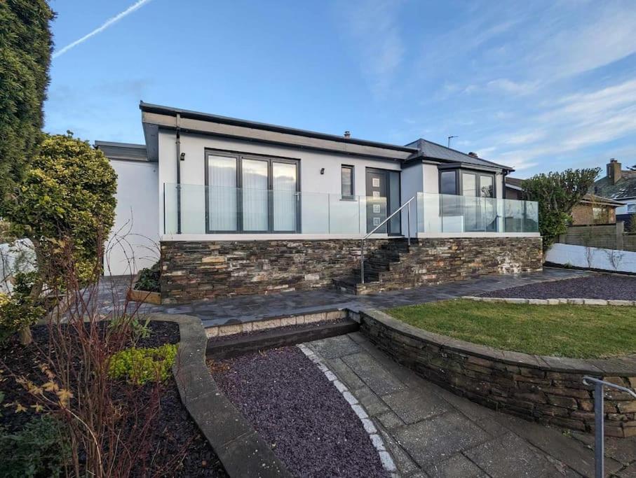Four-Bedroom House photo 2