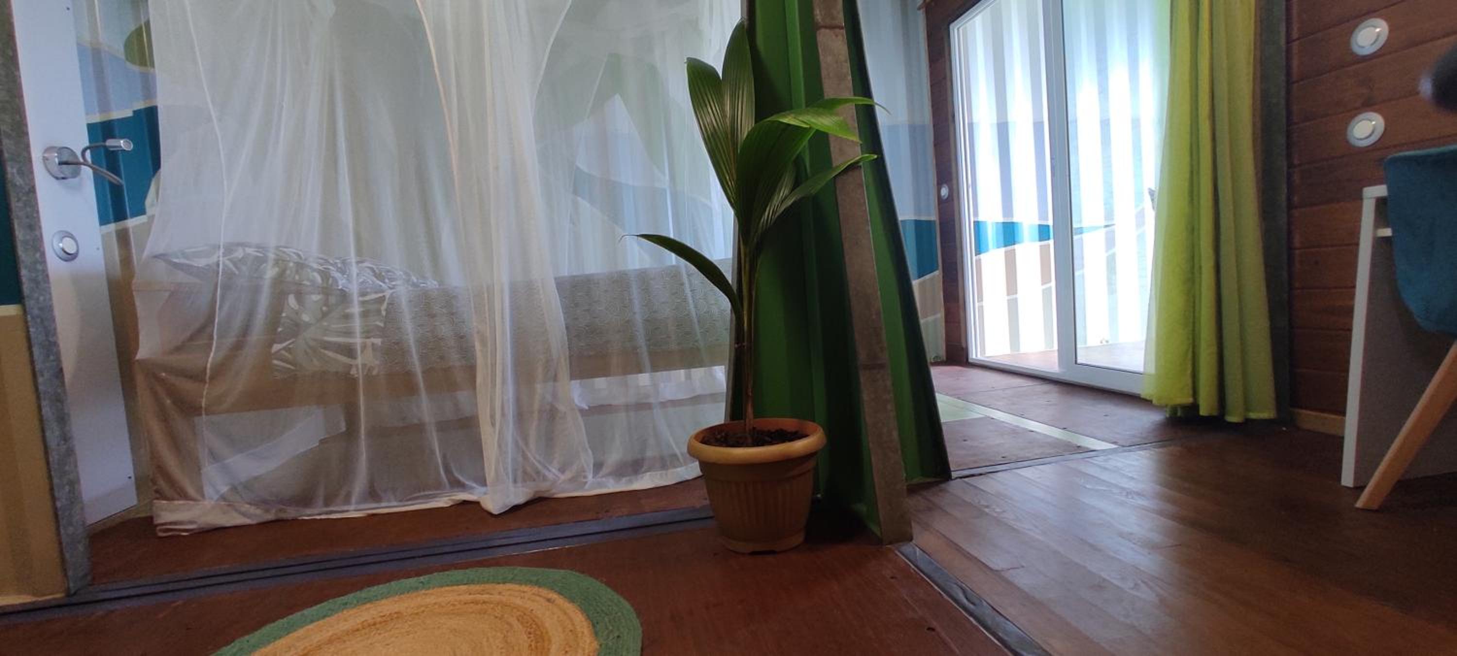 Double Room With Pool View photo 2