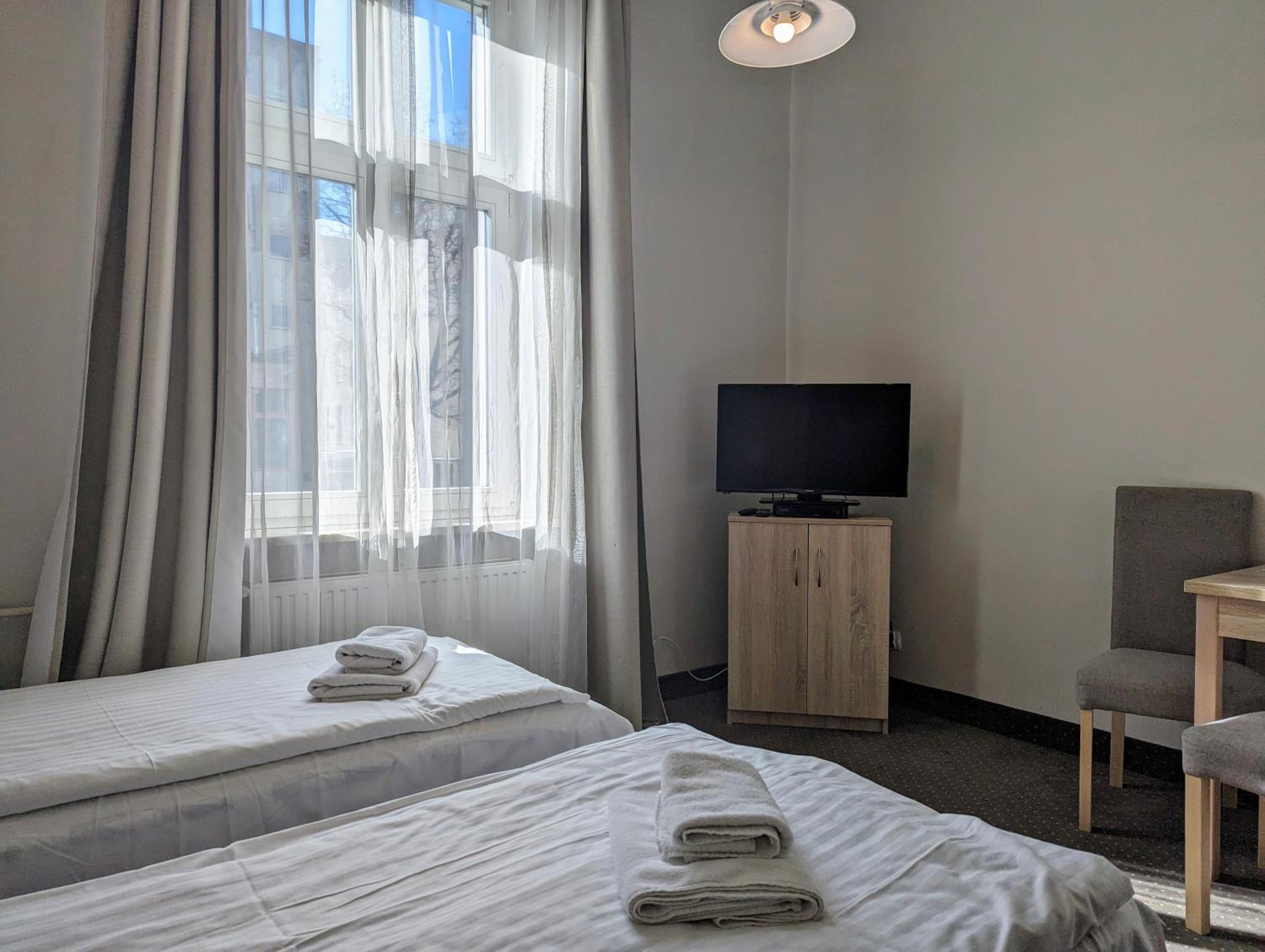 Double or Twin Room - Photo 3
