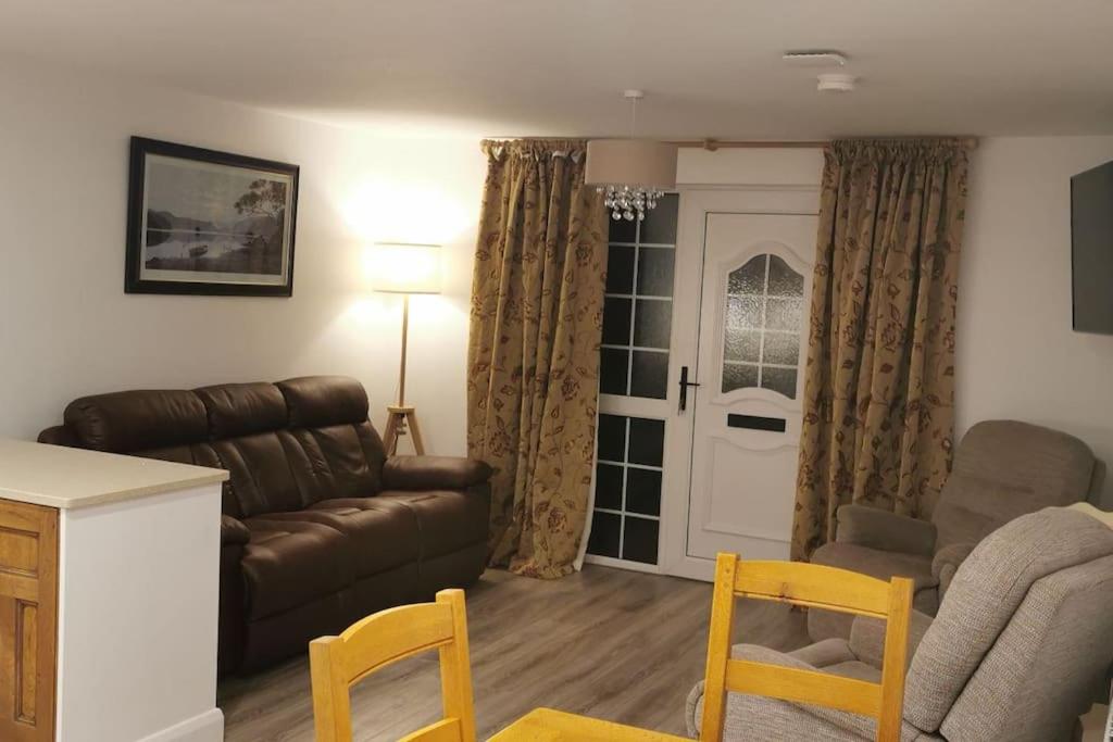 Three-Bedroom Apartment photo 1