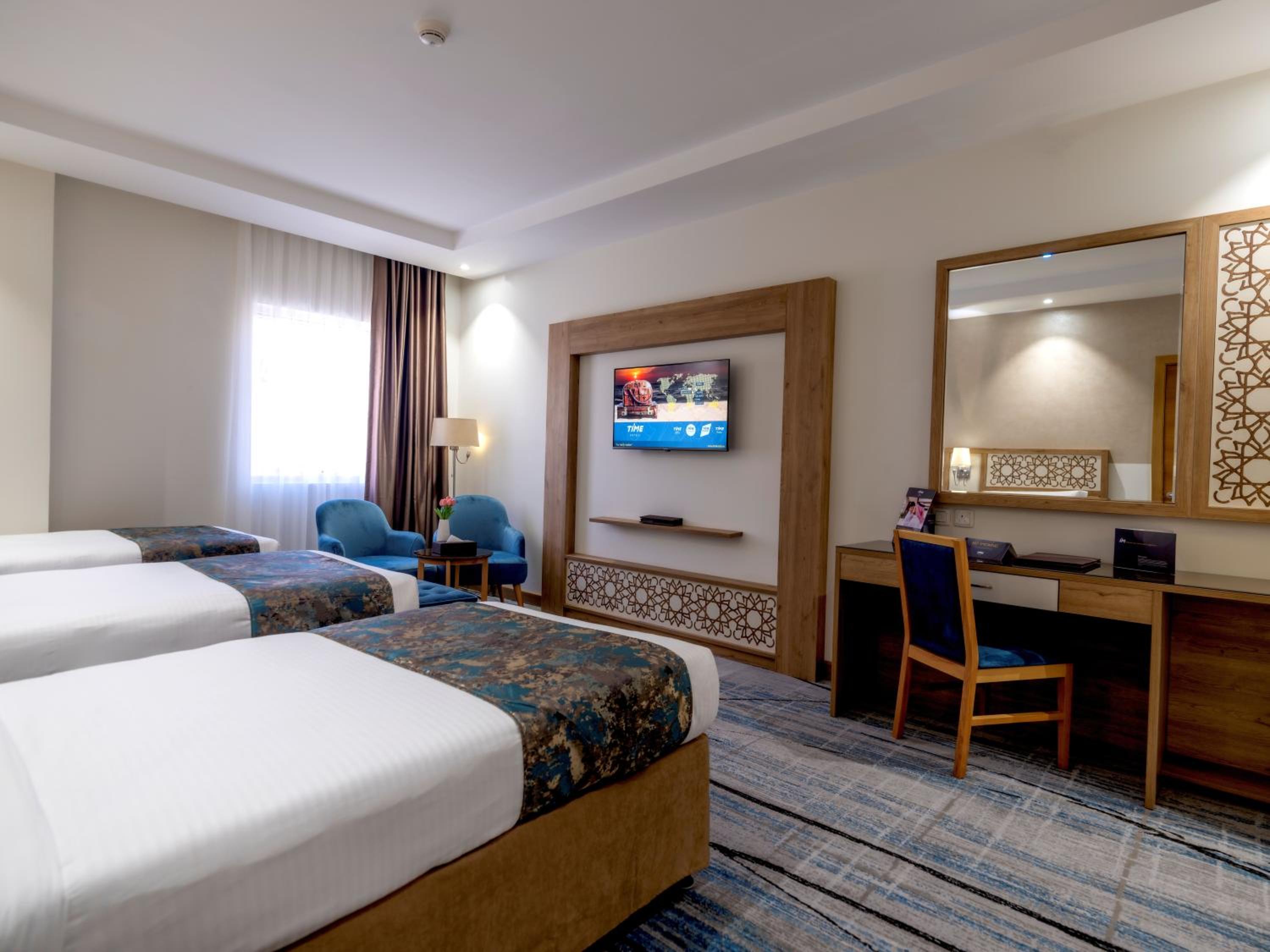 Deluxe Triple Room - Photo 9