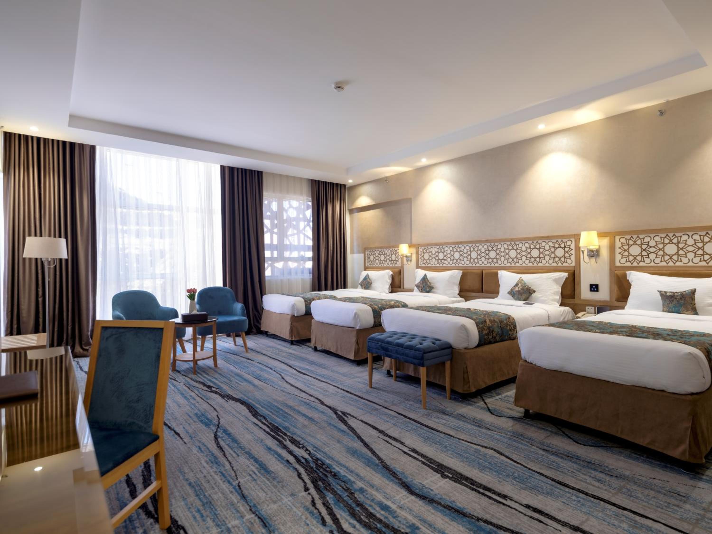 Deluxe Quadruple Room - Photo 3