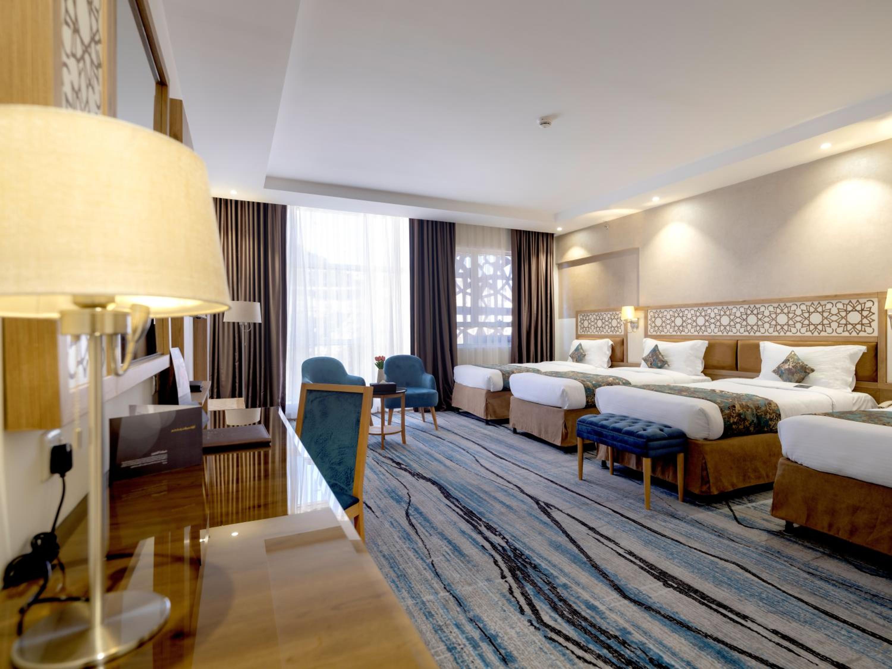 Deluxe Quadruple Room - Photo 4