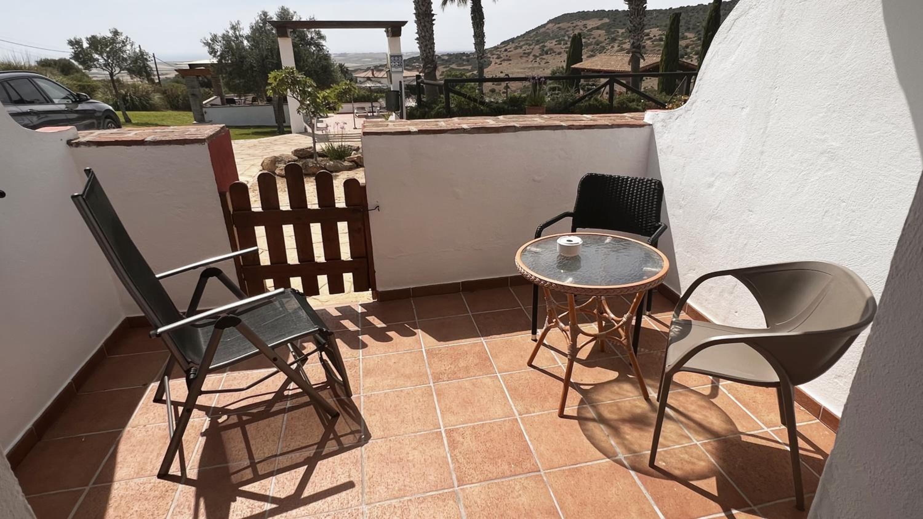 Double or Twin Room with Balcony and Sea View - Photo 26