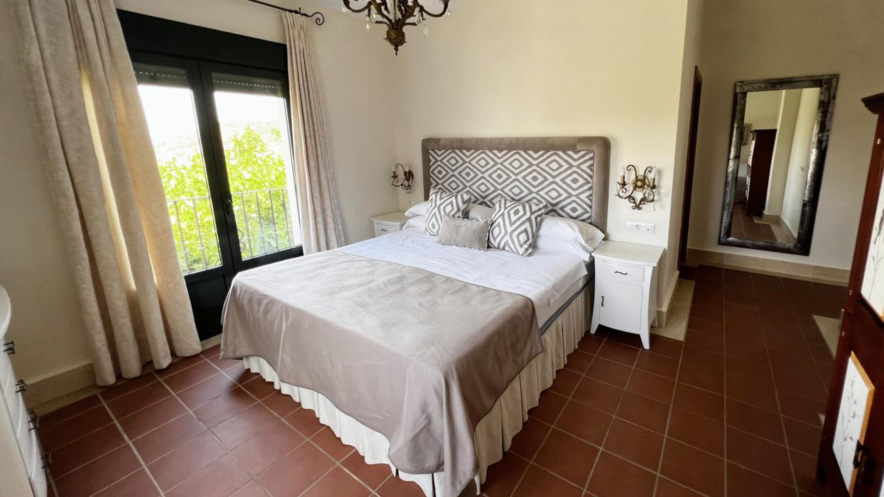 Family Suite - Photo 10