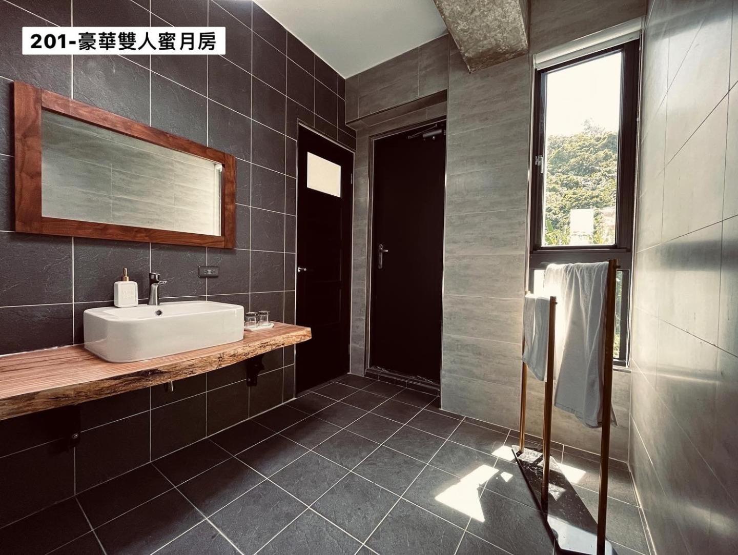 Deluxe Double Room with Balcony and Sea View photo 3