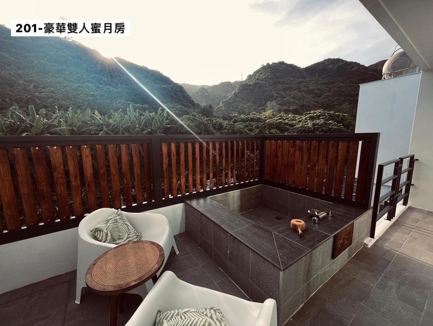 Deluxe Double Room with Balcony and Sea View photo 1