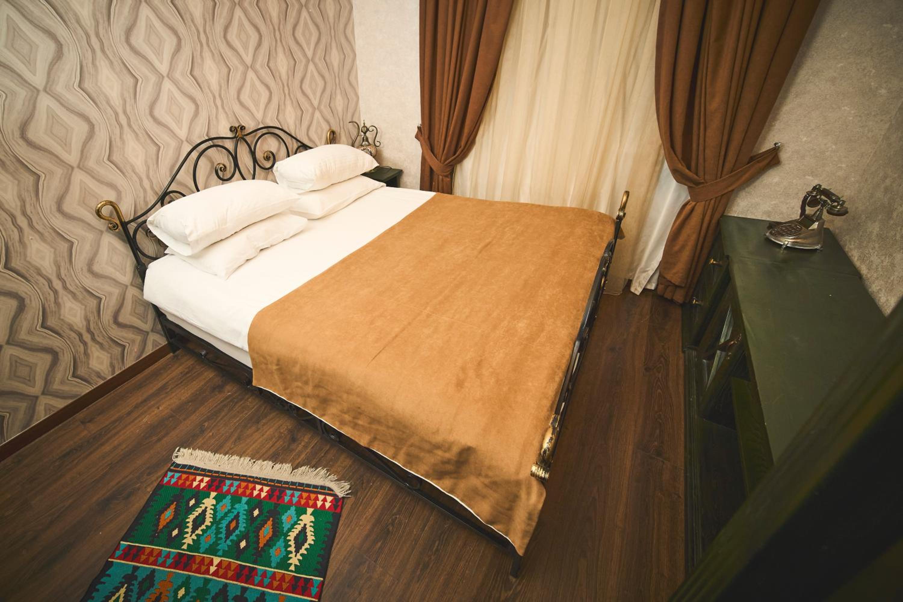 Large Double Room photo 3