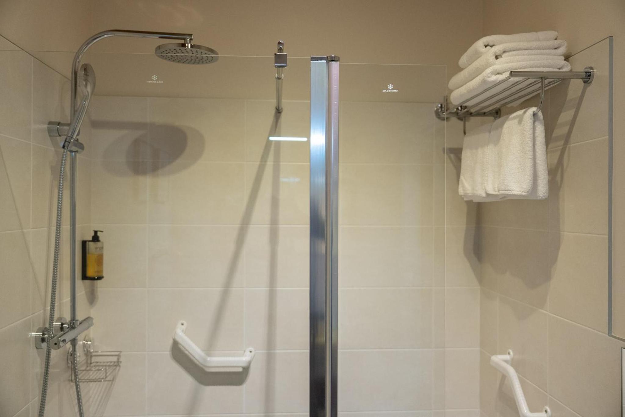 Double Room with Private Bathroom photo 3