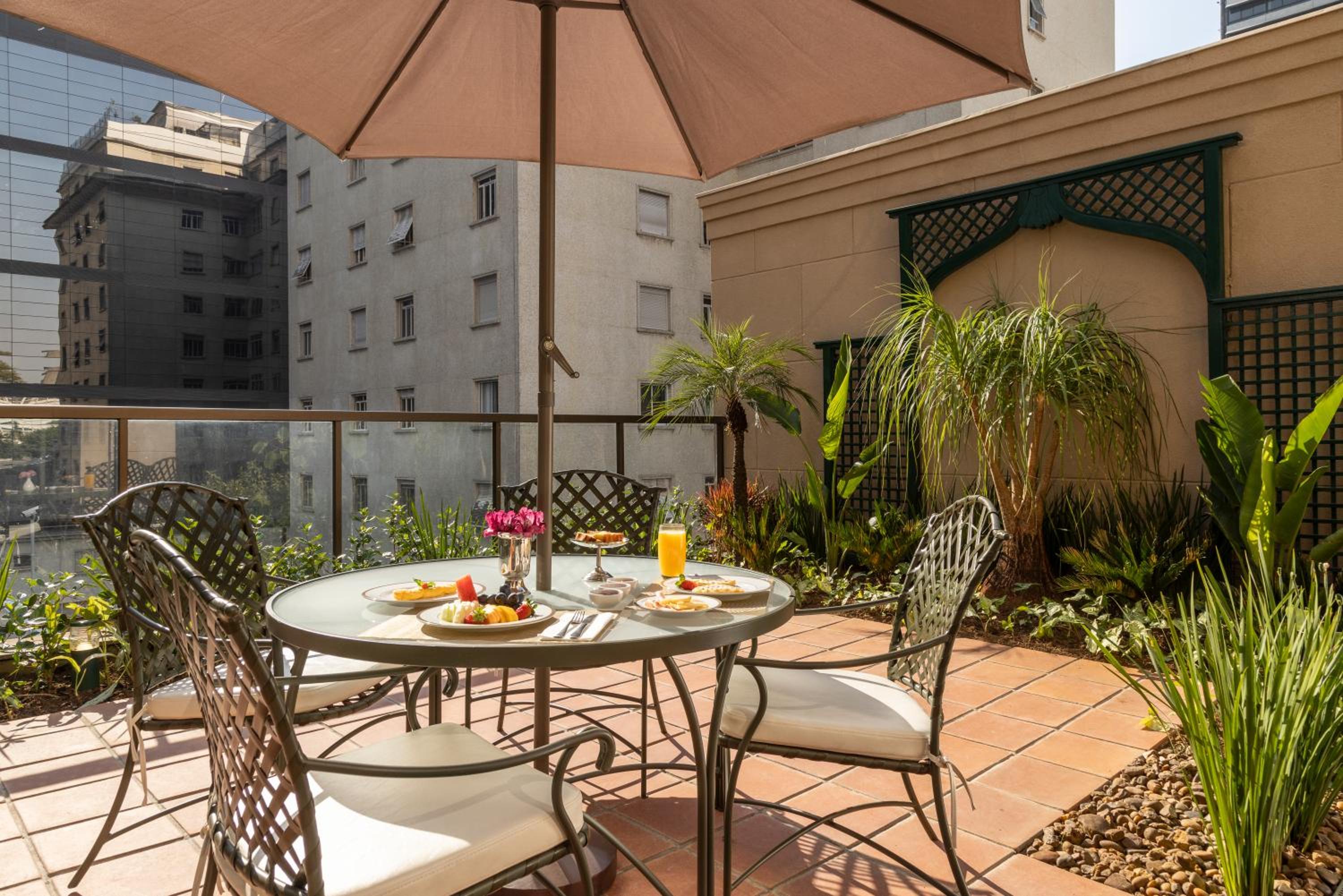 Executive Double Room with Balcony - Photo 3