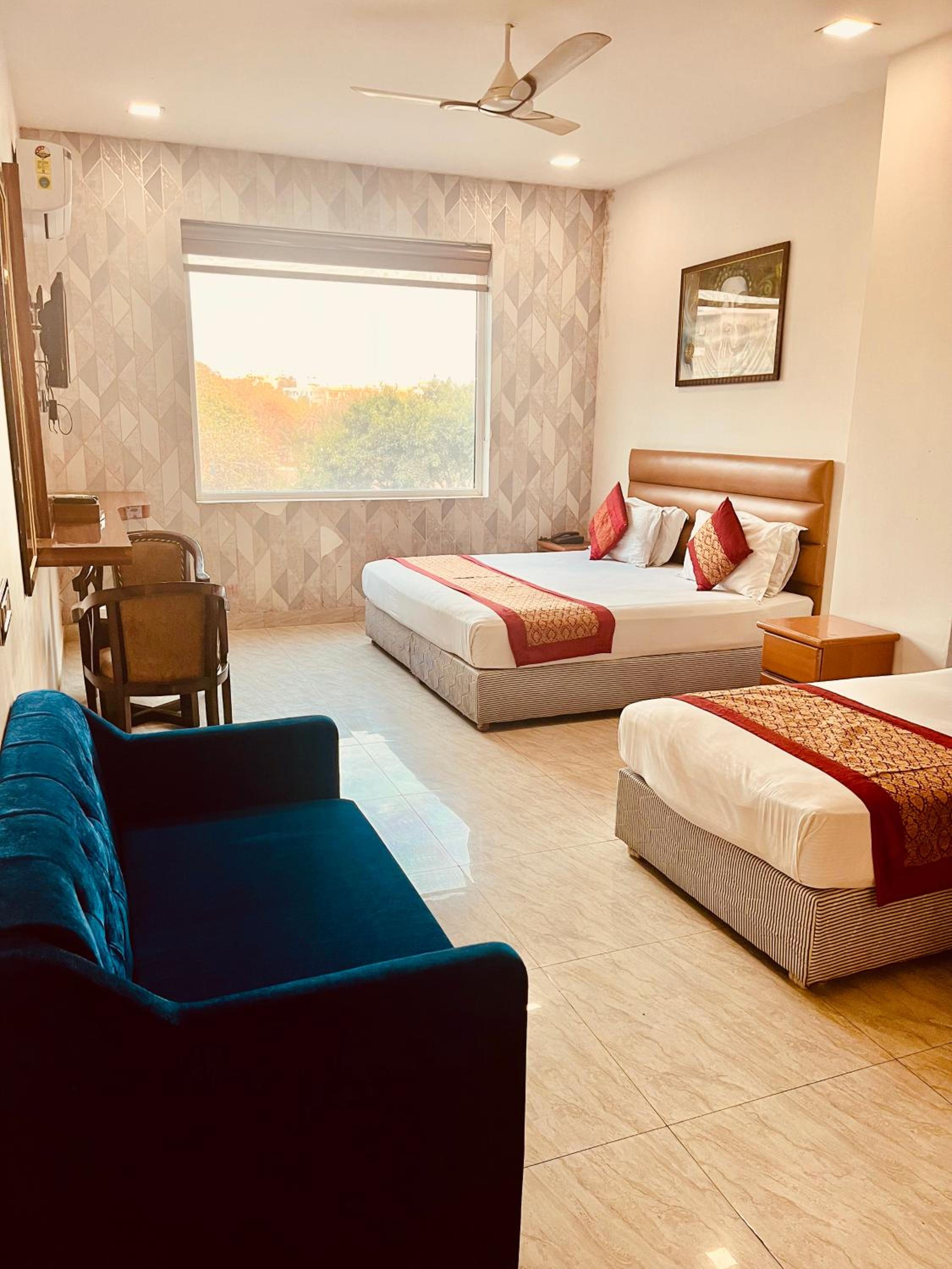 Superior Triple Room photo 3