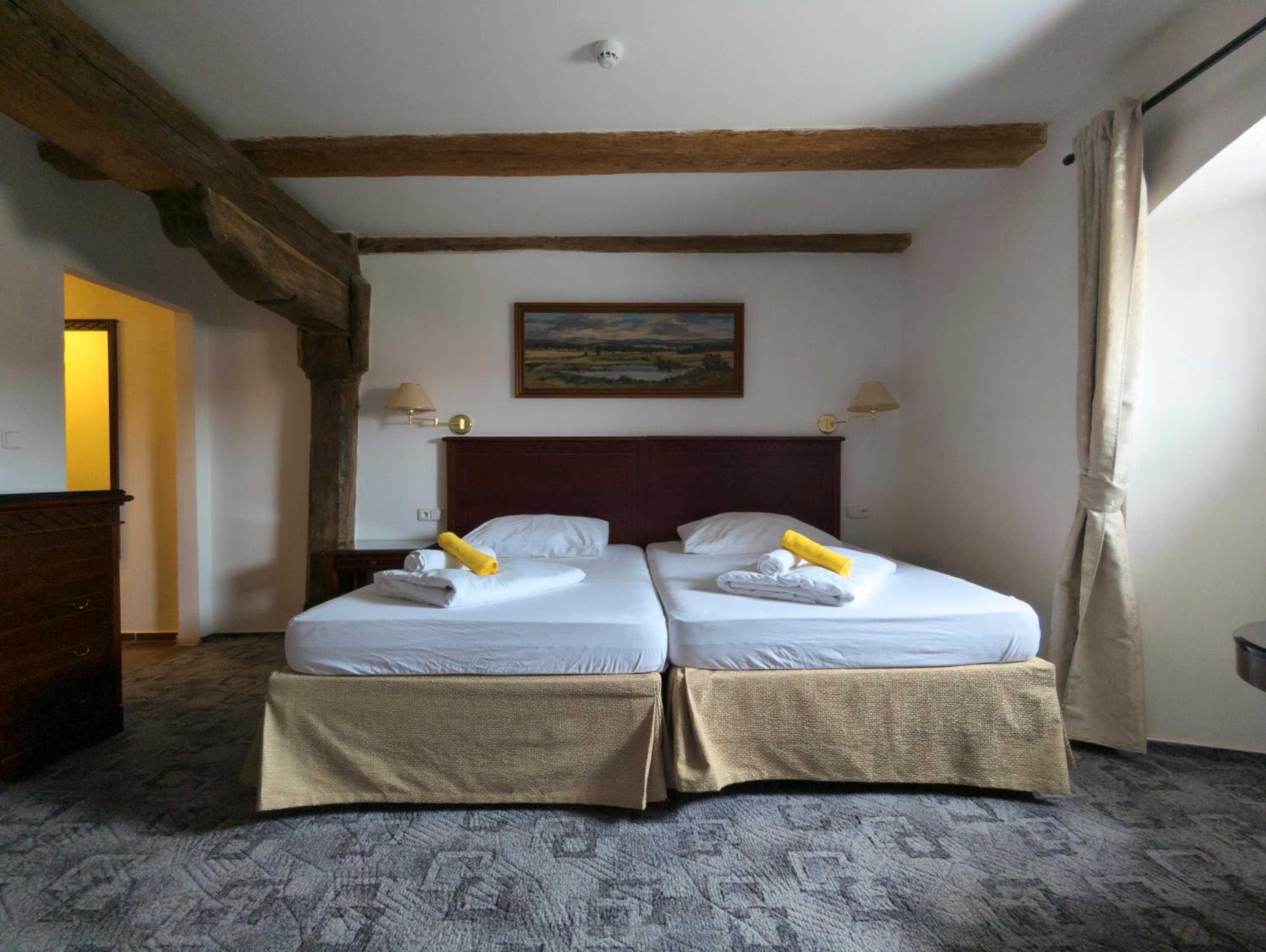 Deluxe Double or Twin Room with Spa Bath photo 2
