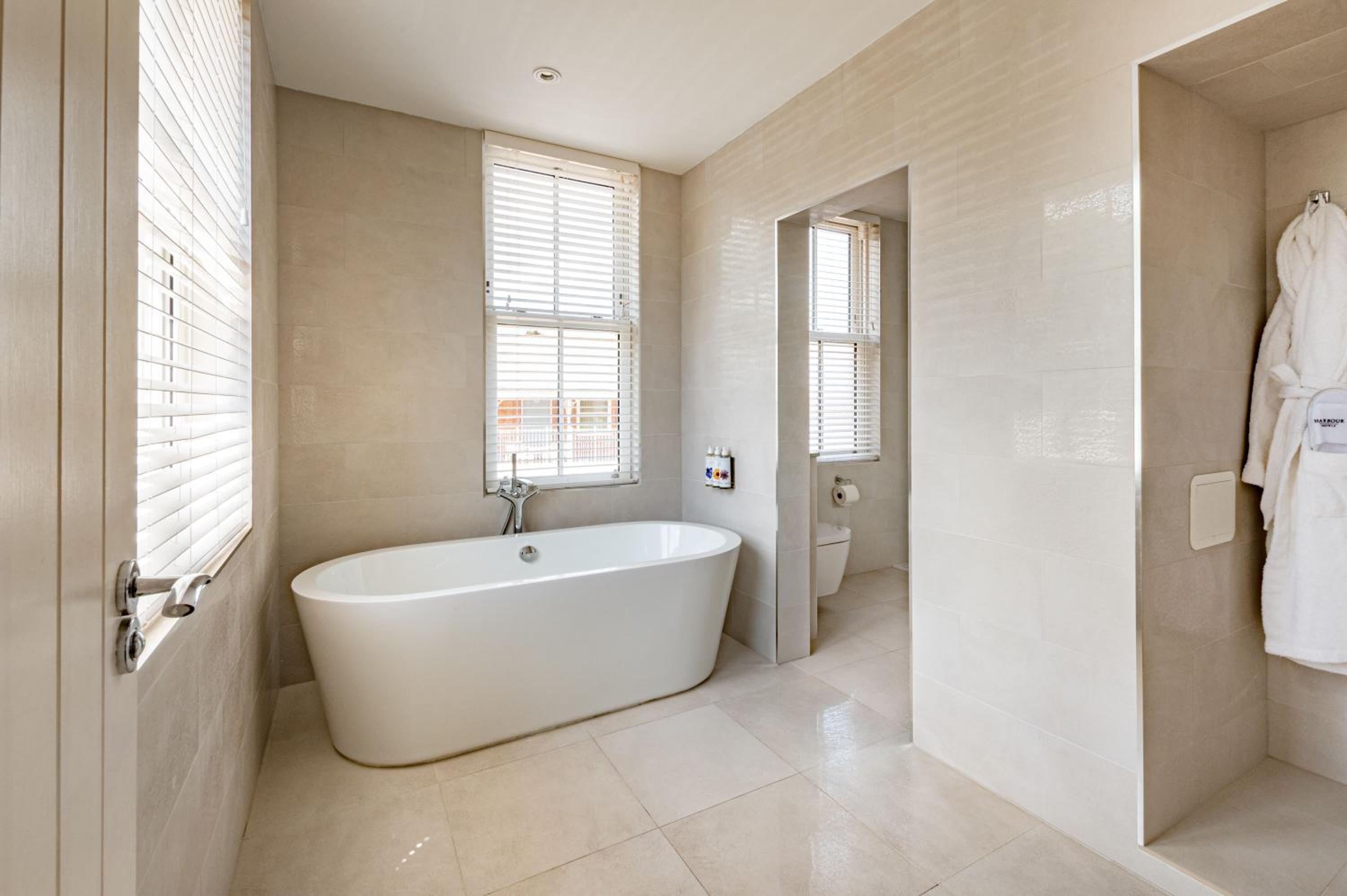 Large Double Room with Inland View photo 2
