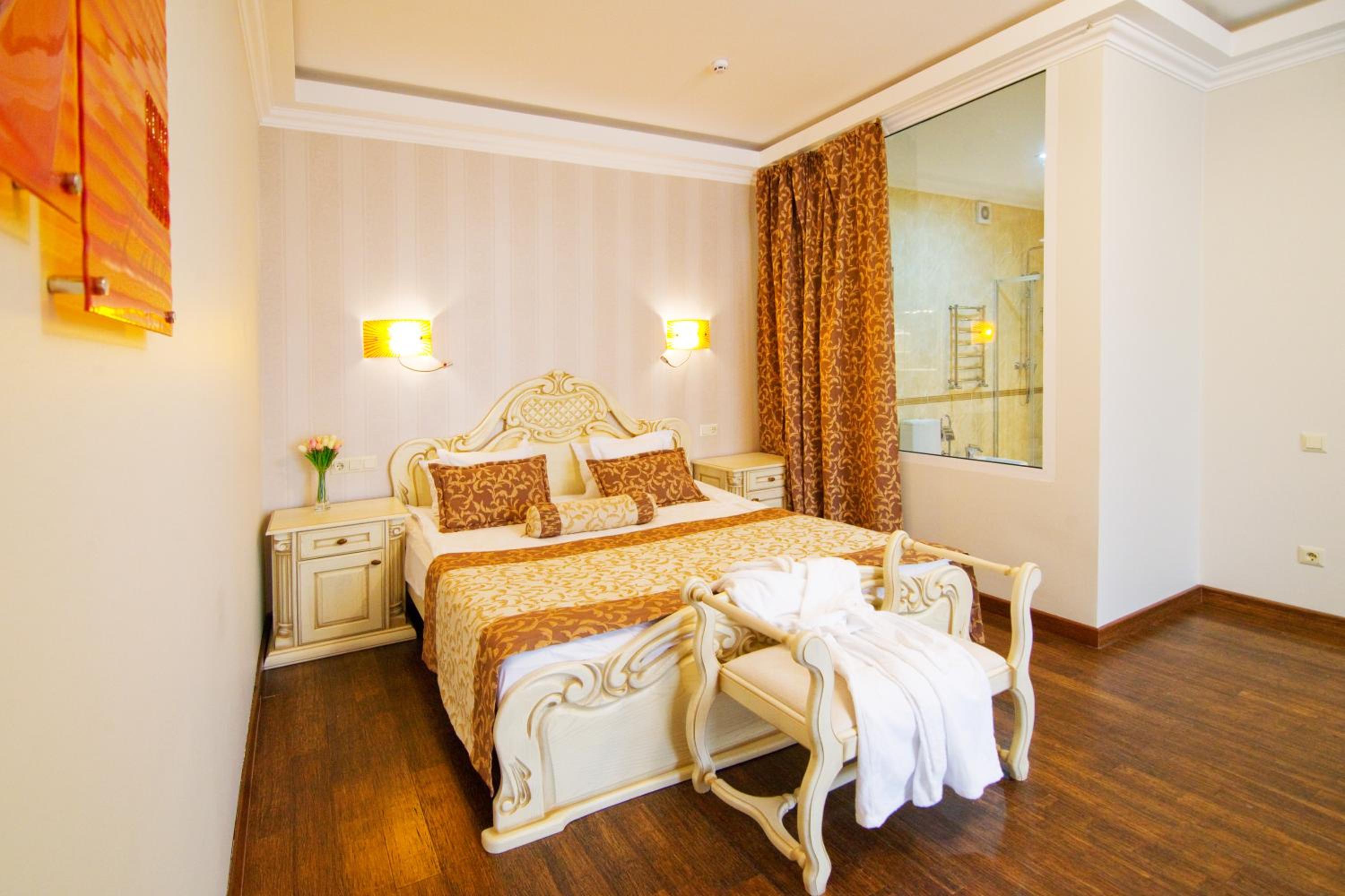 Suite with Balcony