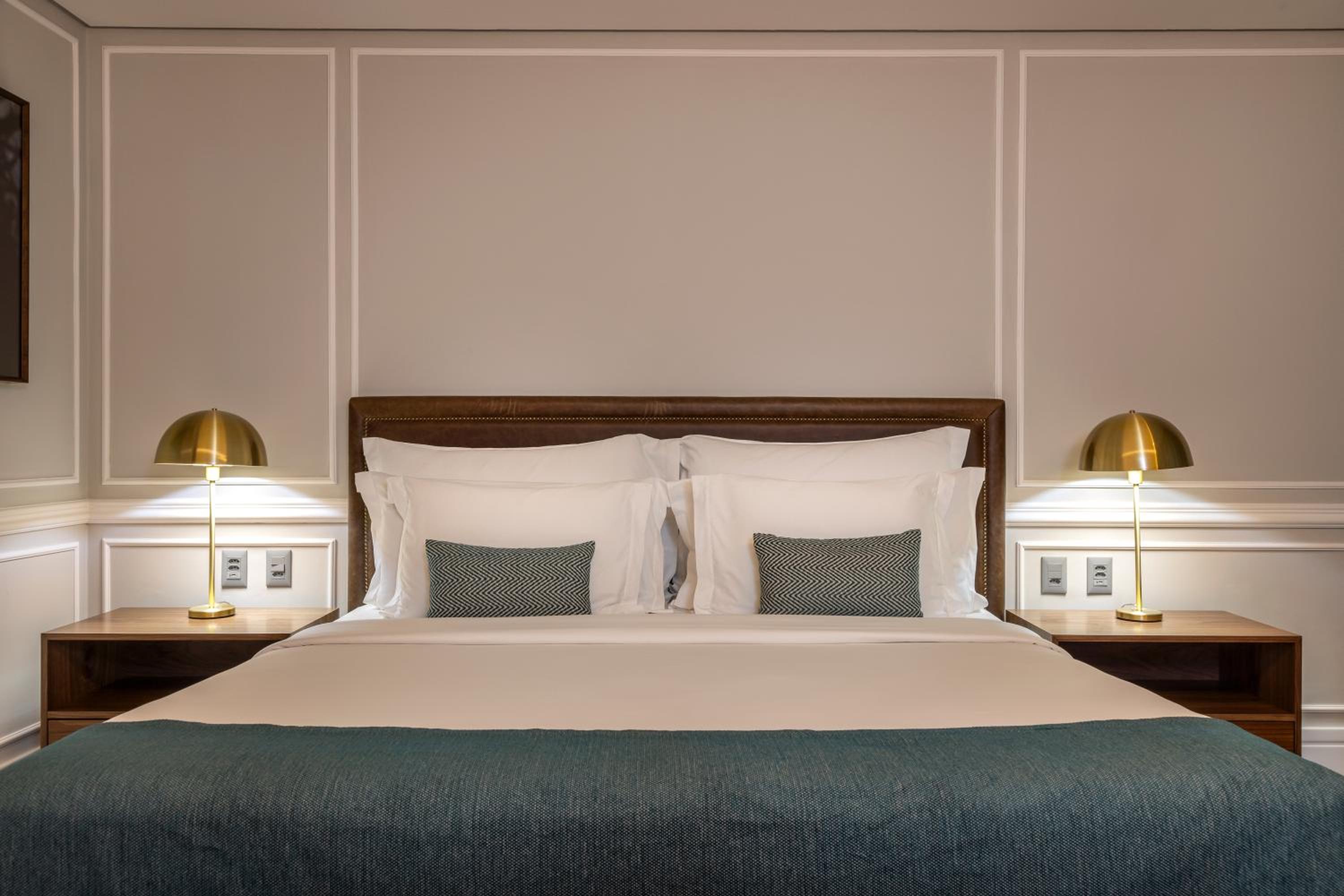 Junior Suite with Balcony - Photo 1