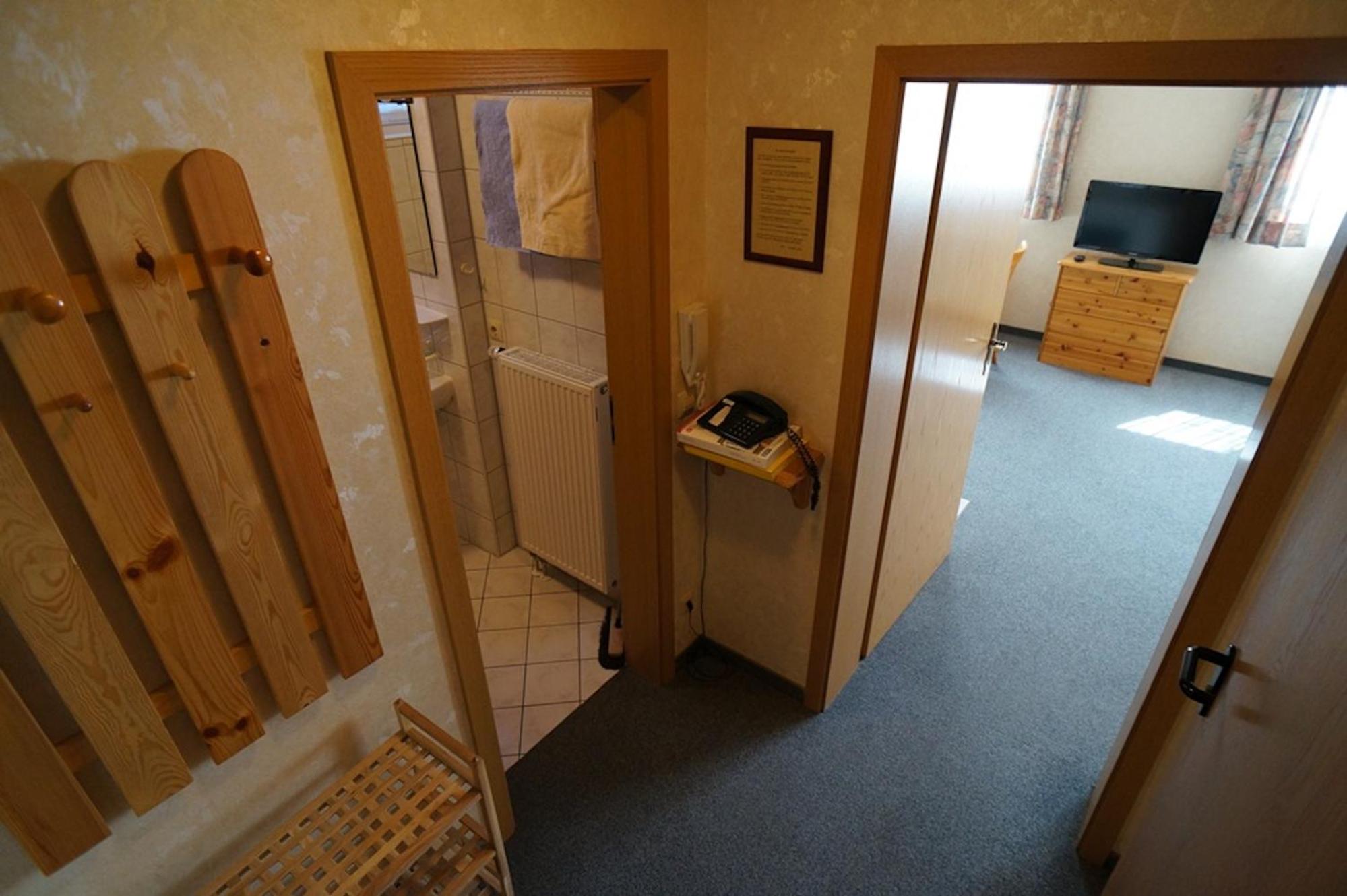 One-Bedroom Apartment with Garden photo 2