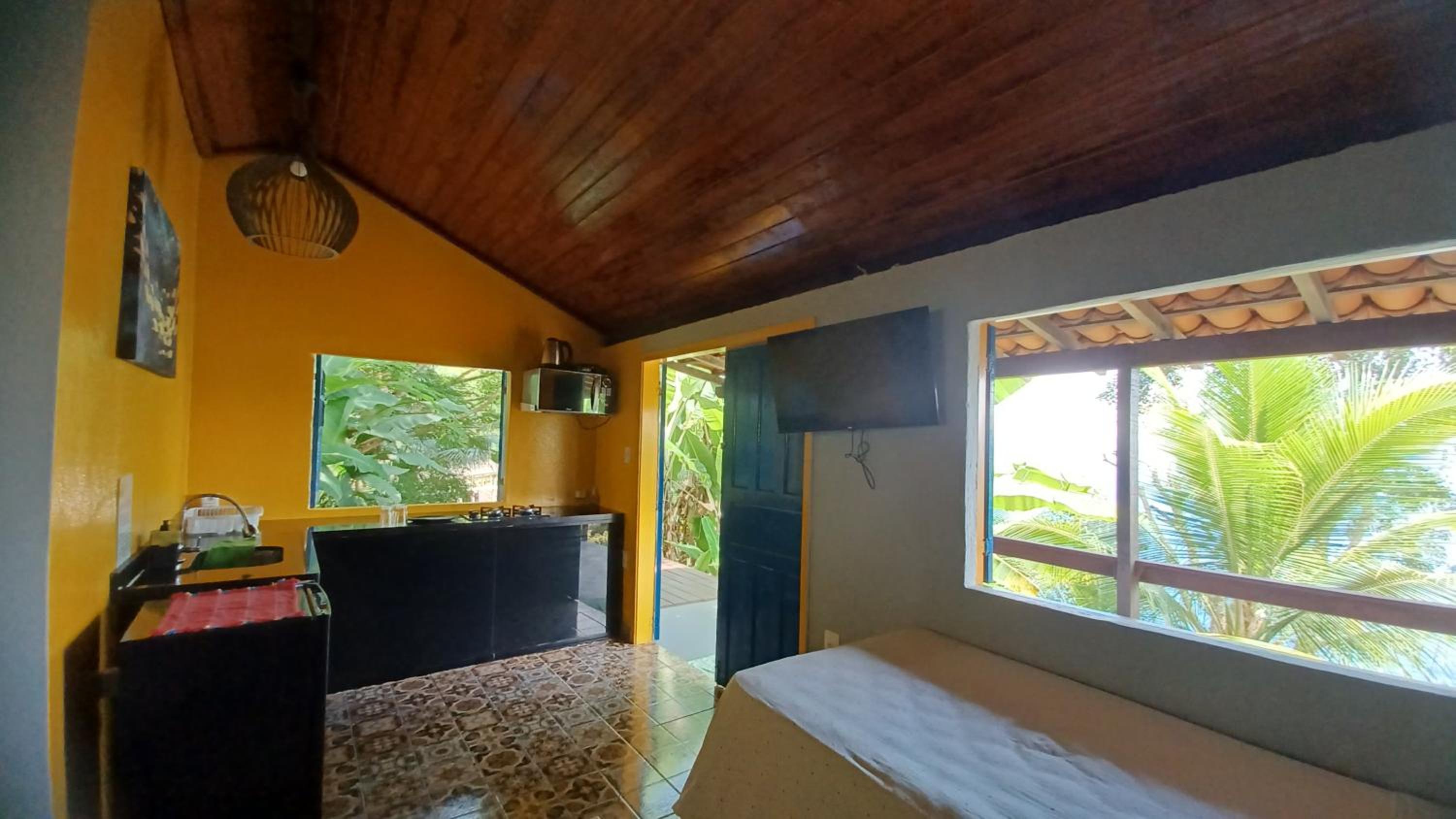 Deluxe Room (2 Adults + 1 Child)