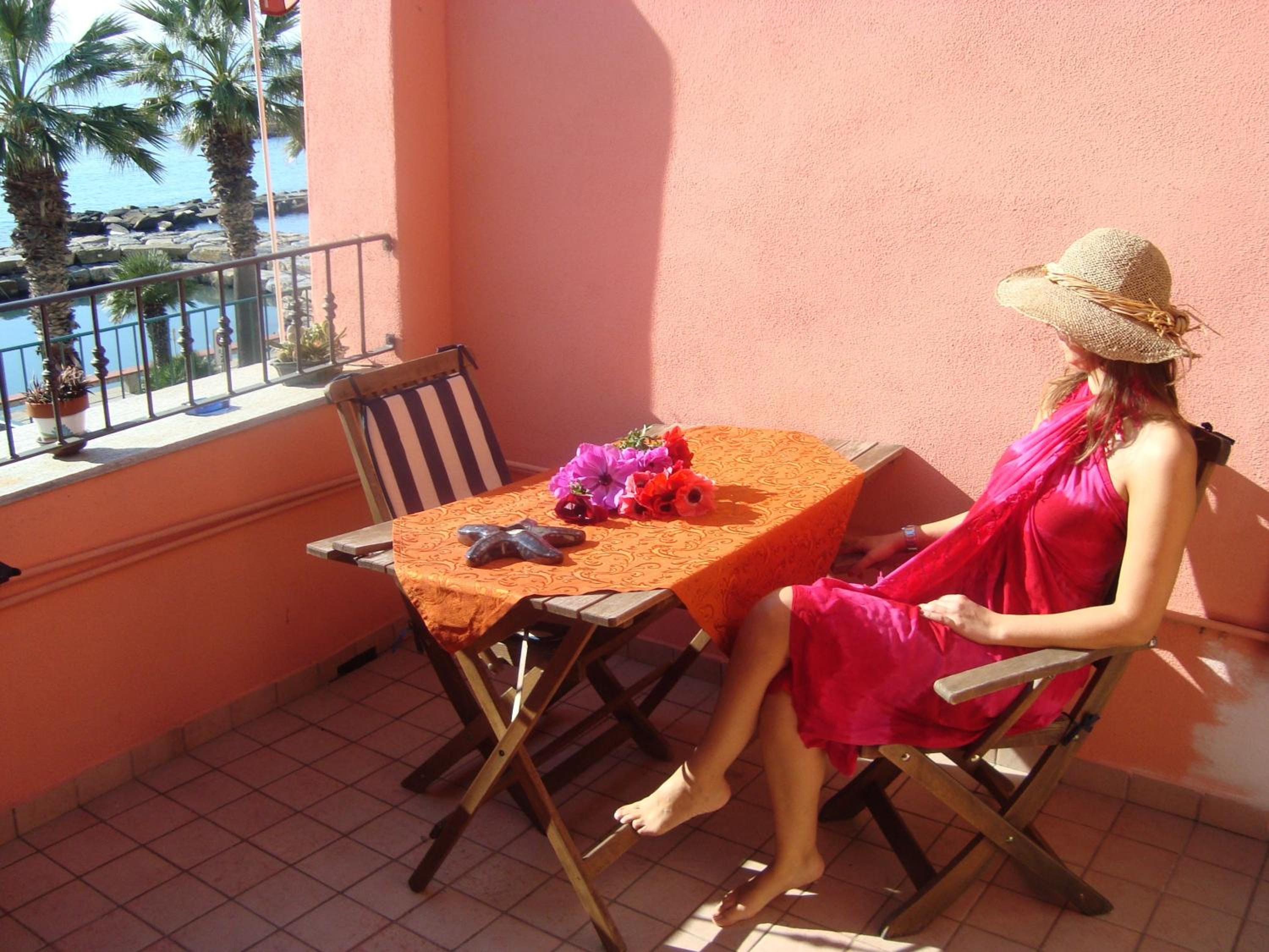 Studio Apartment with Sea View - Photo 2