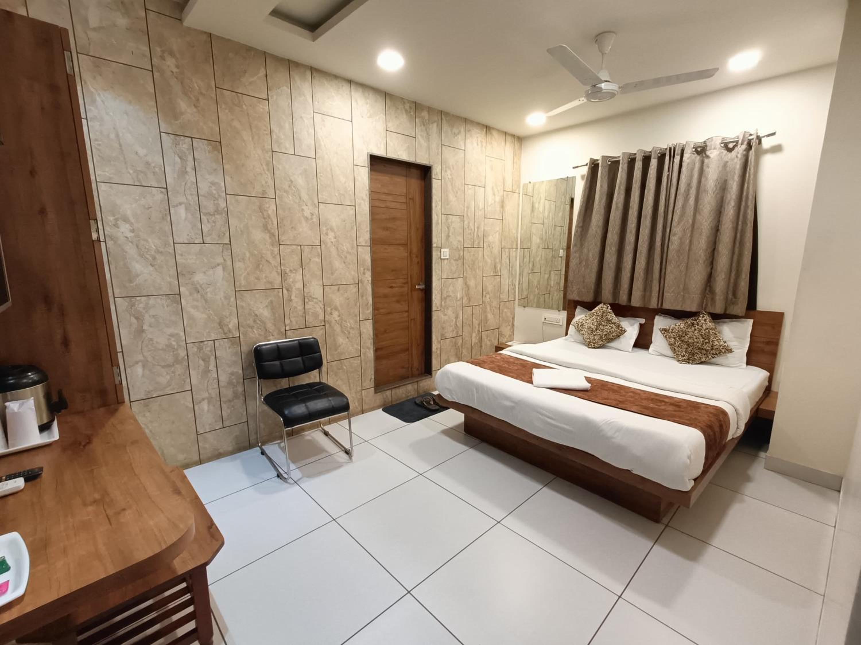 Standard Double Room - Photo 2