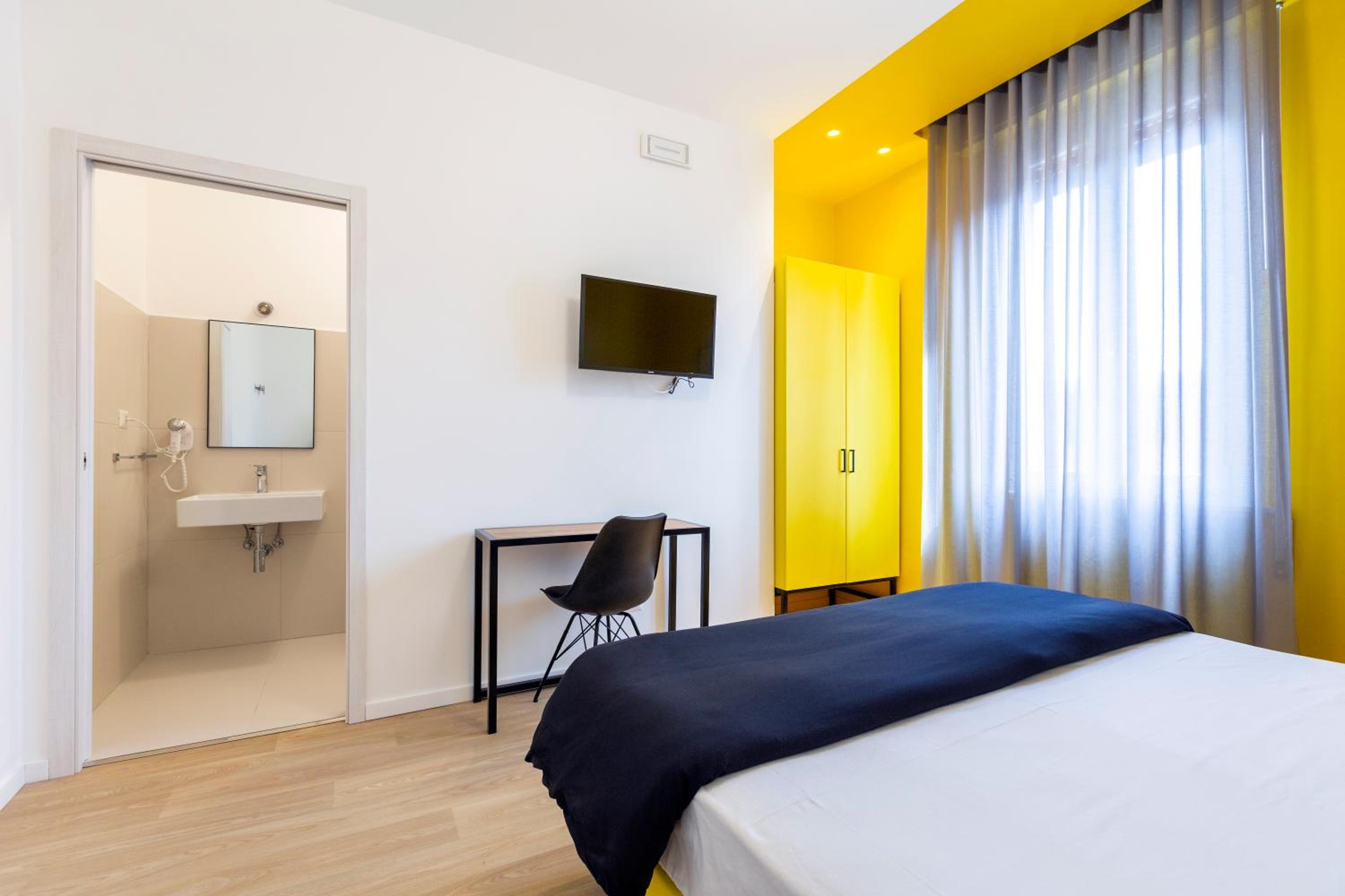 Double Room with Private Bathroom photo 2