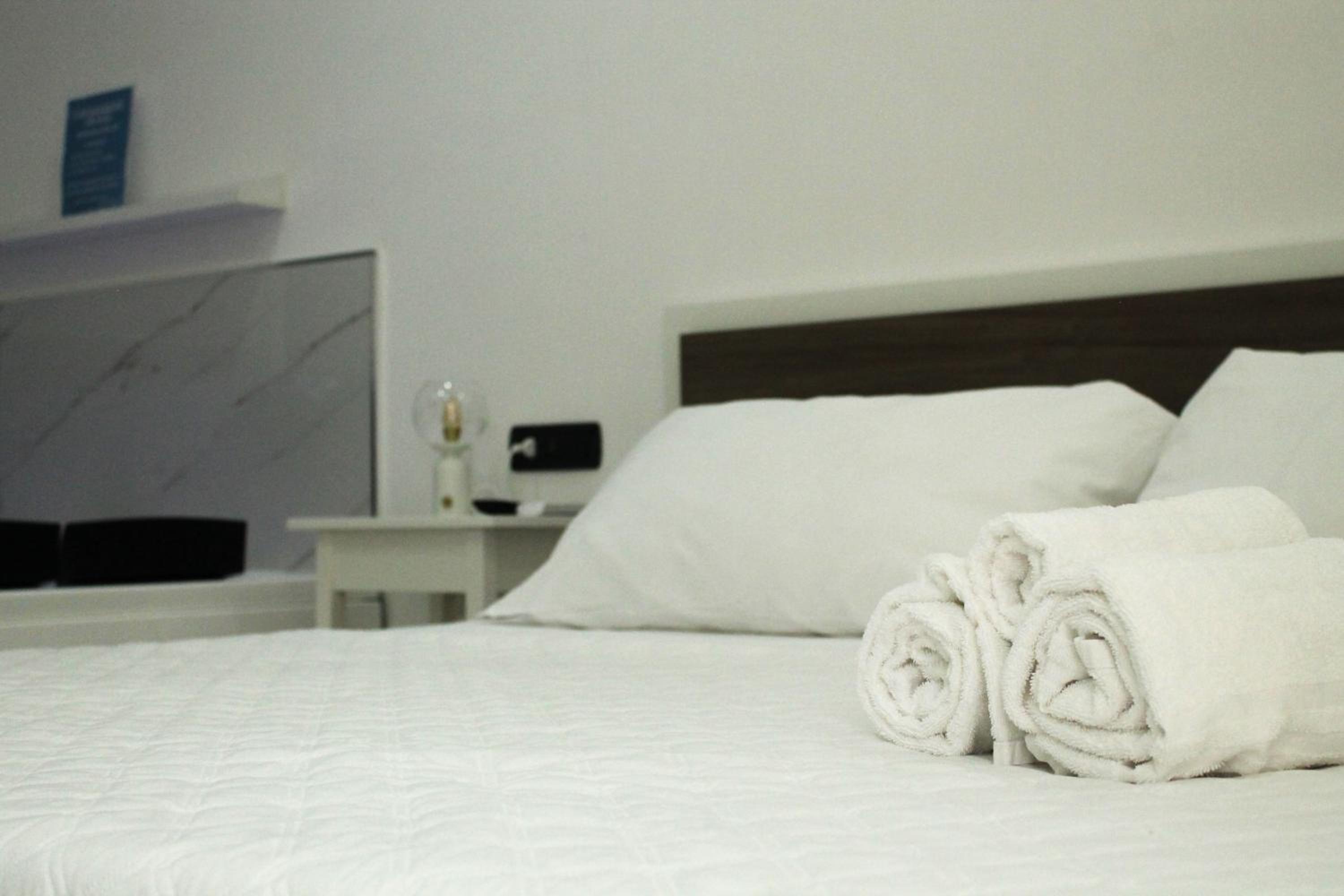 Deluxe Suite with Spa Bath - Photo 9