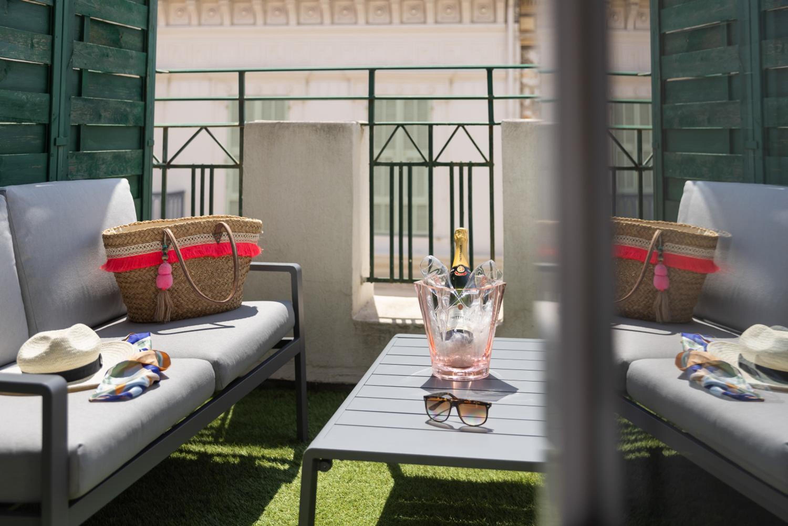 Relax in your private oasis with stunning views!
