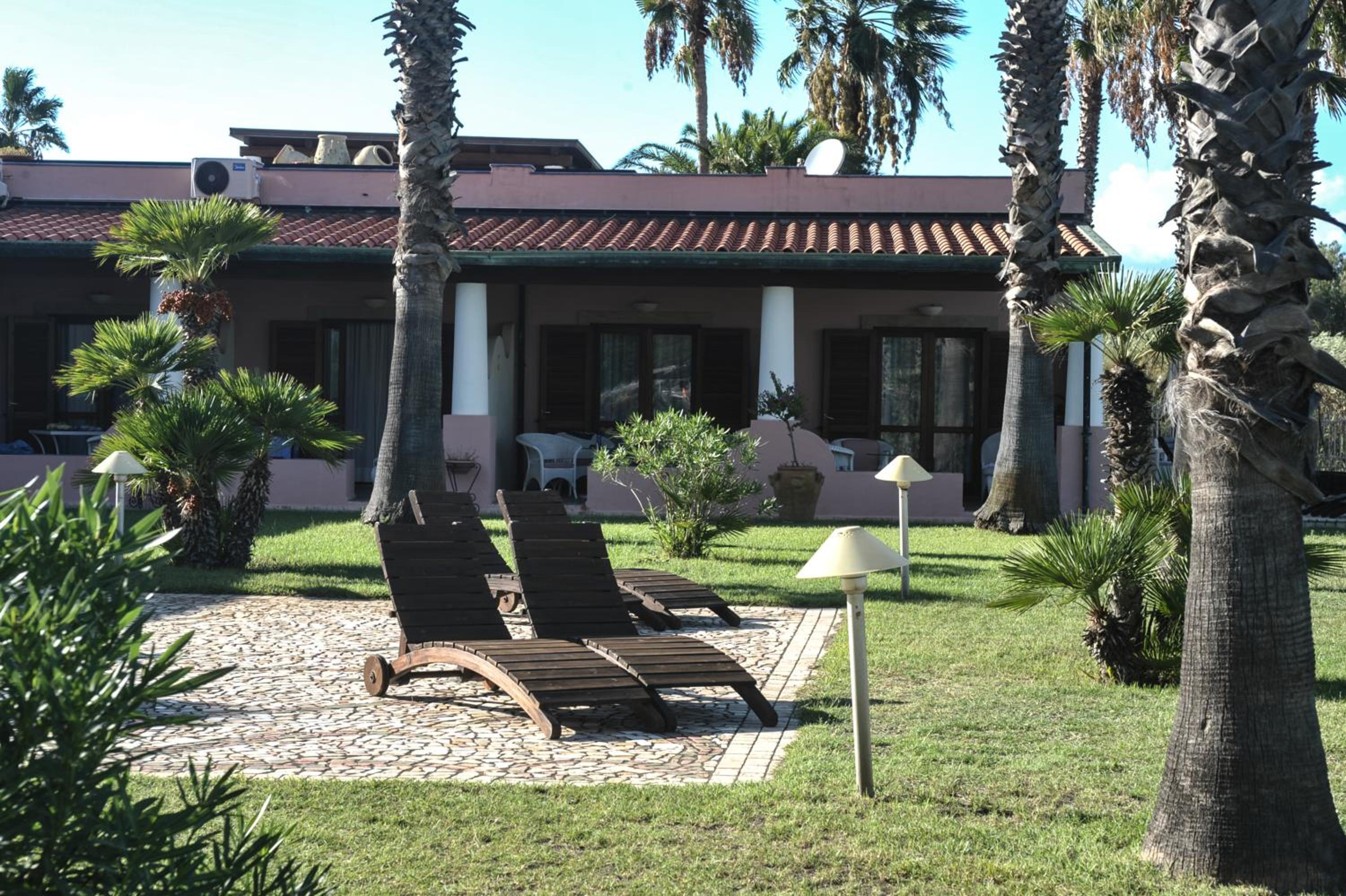 Deluxe Double or Twin Room with Sea View - Photo 13