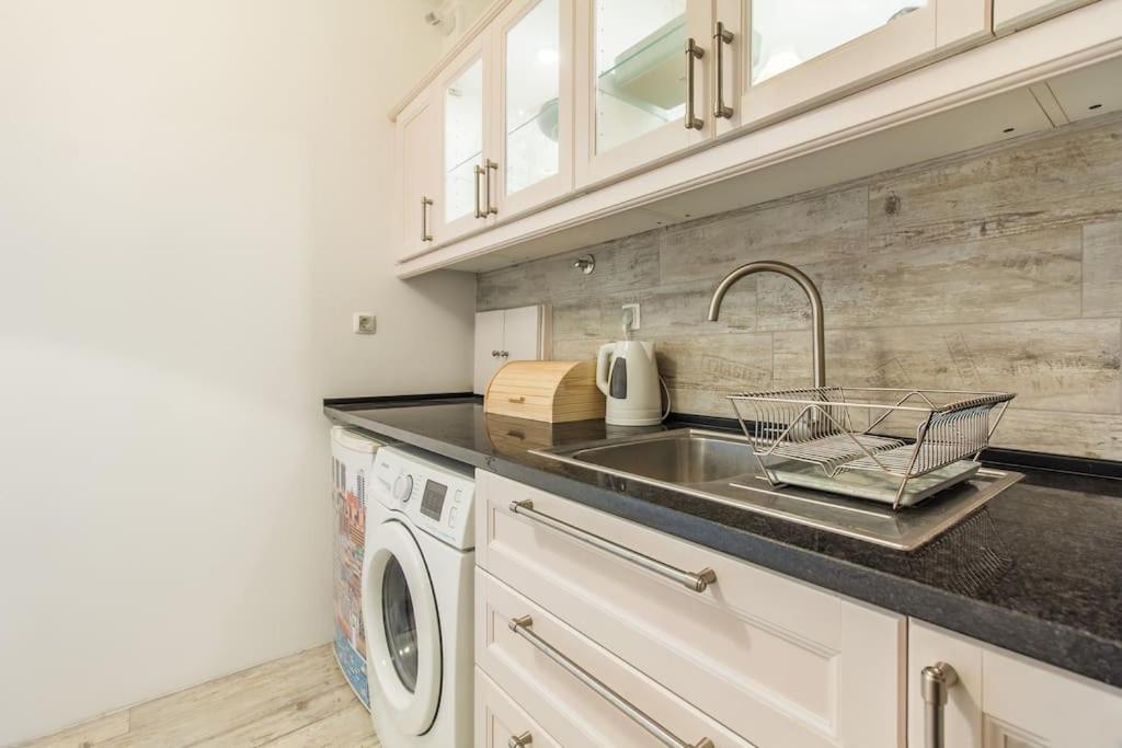 Studio Apartment photo 2