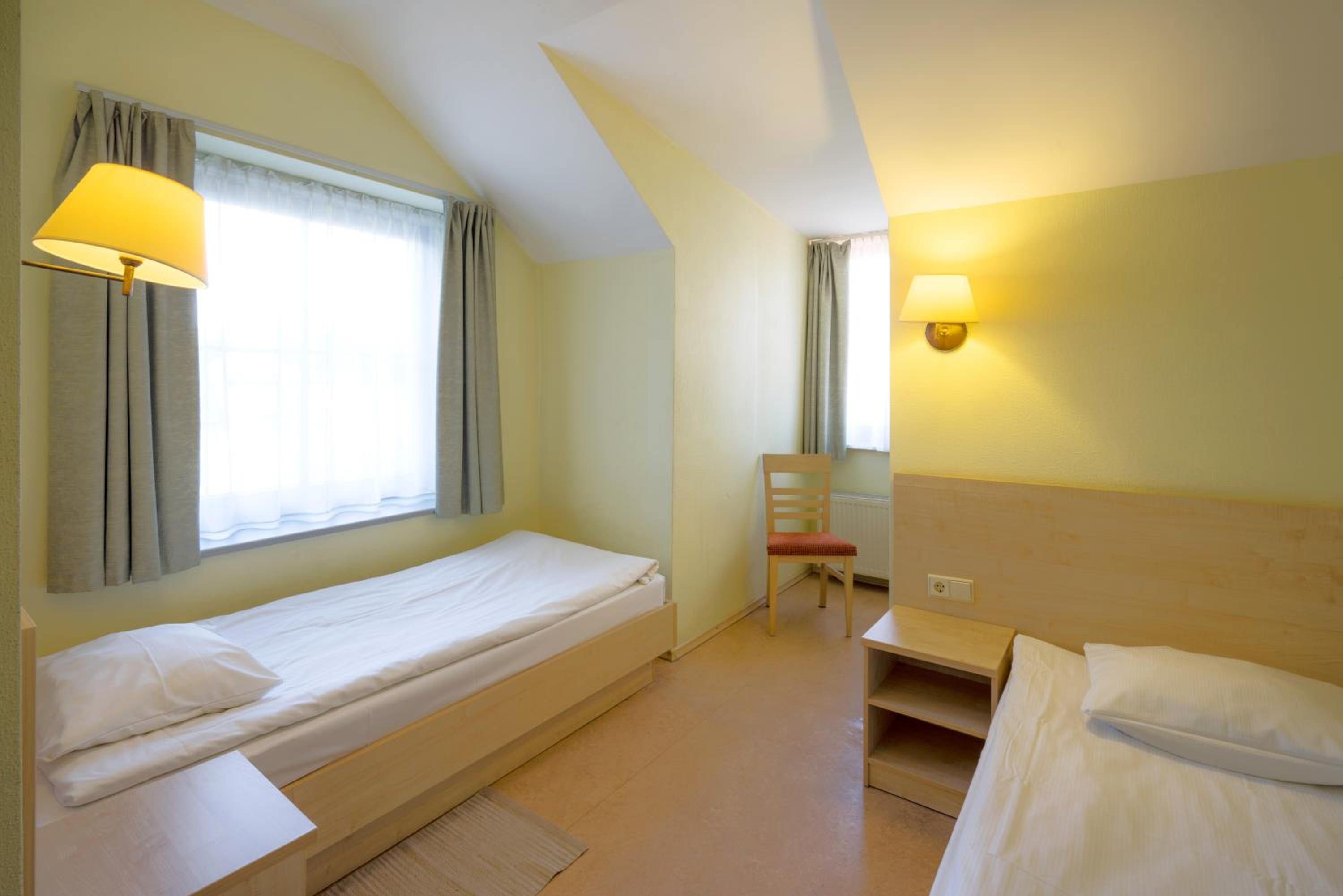 Twin Room With Private External Bathroom photo 2