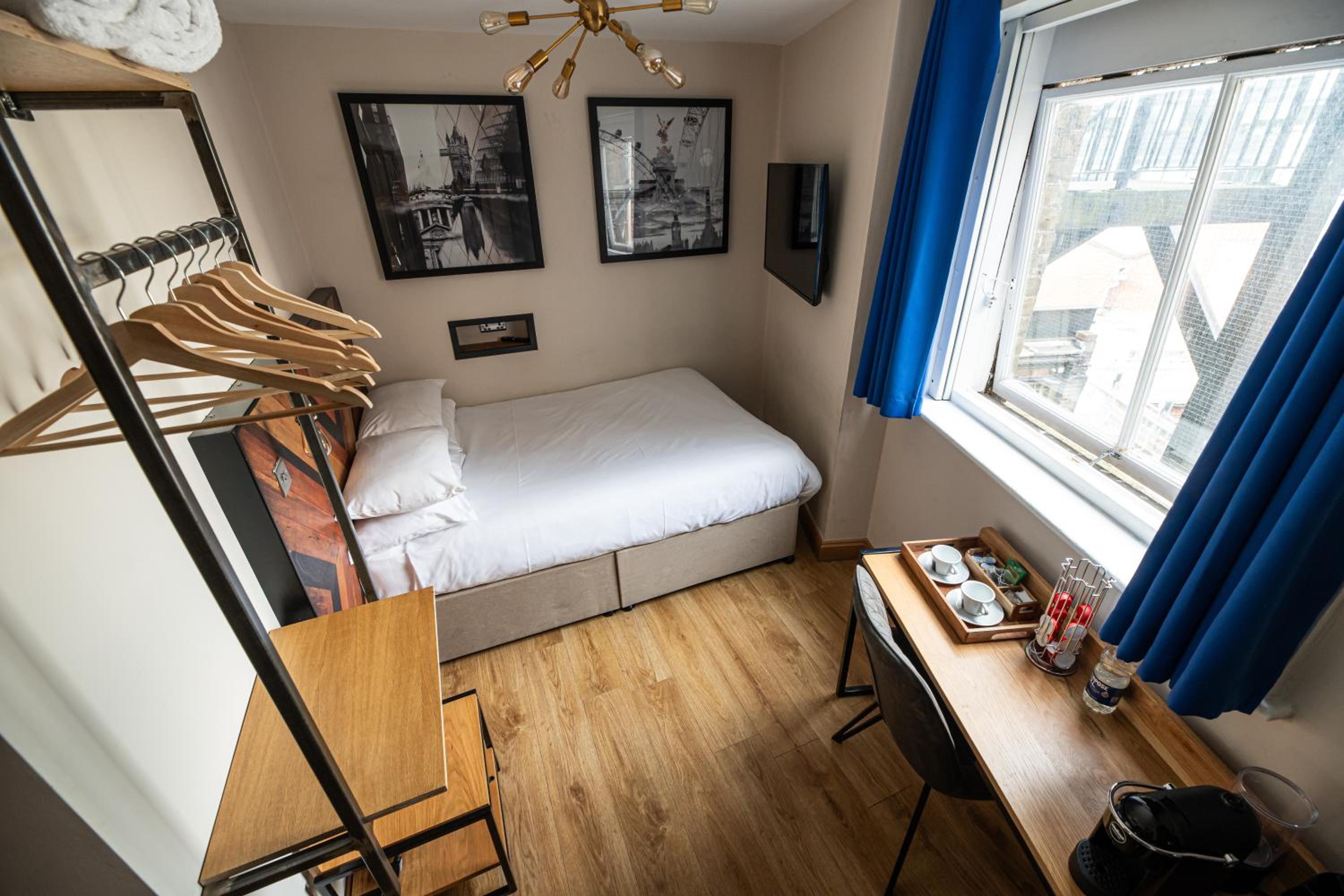 Double Room with Private Bathroom photo 1