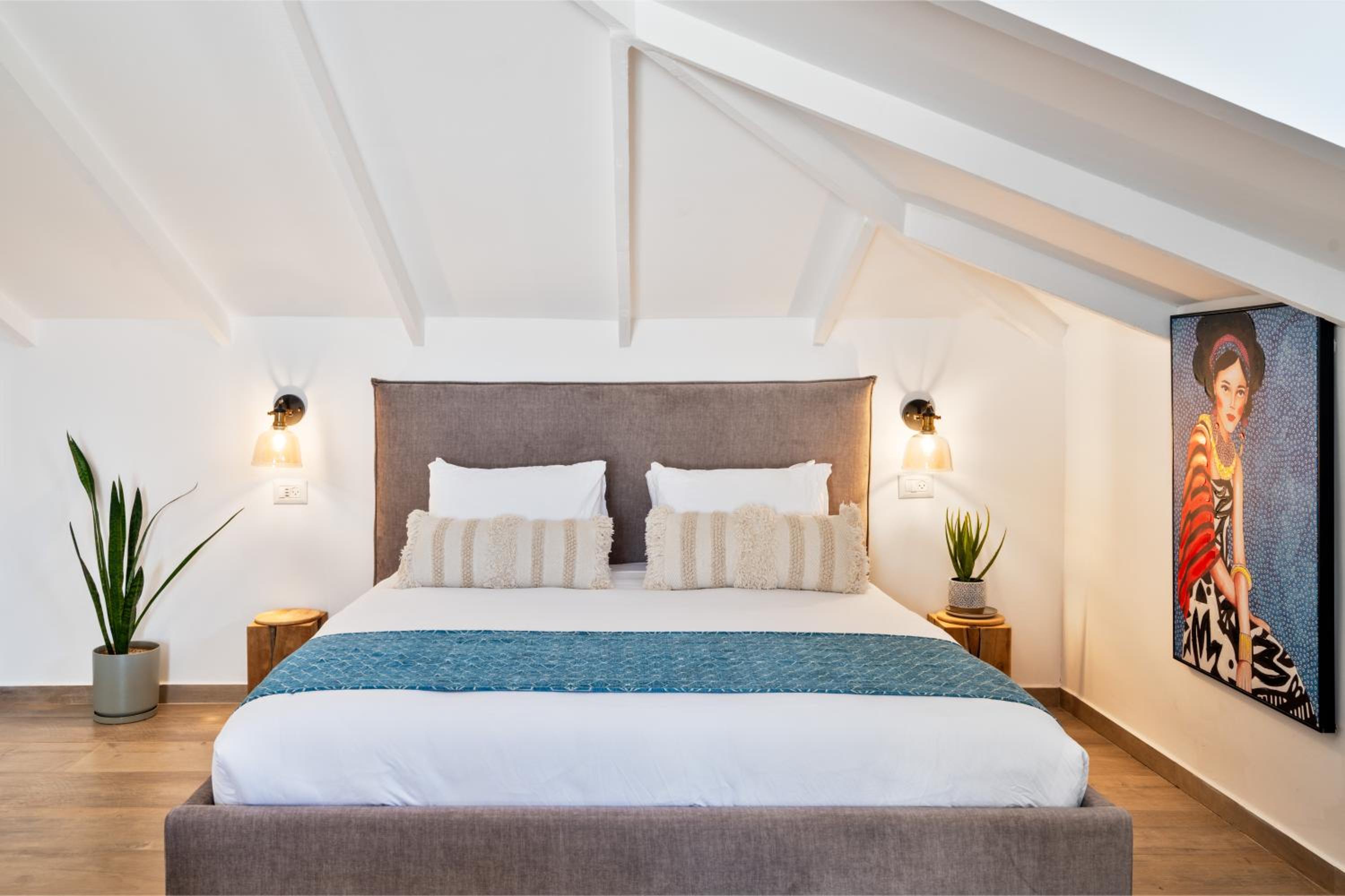 King Suite with Spa Bath and View photo 3