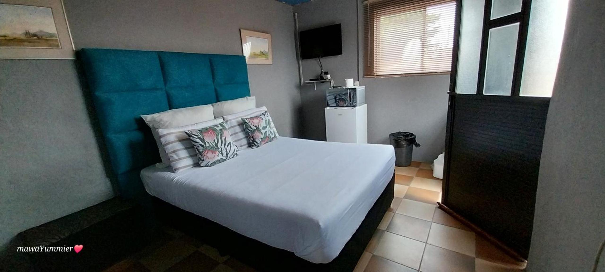 Deluxe Double Room with Shower - Photo 4