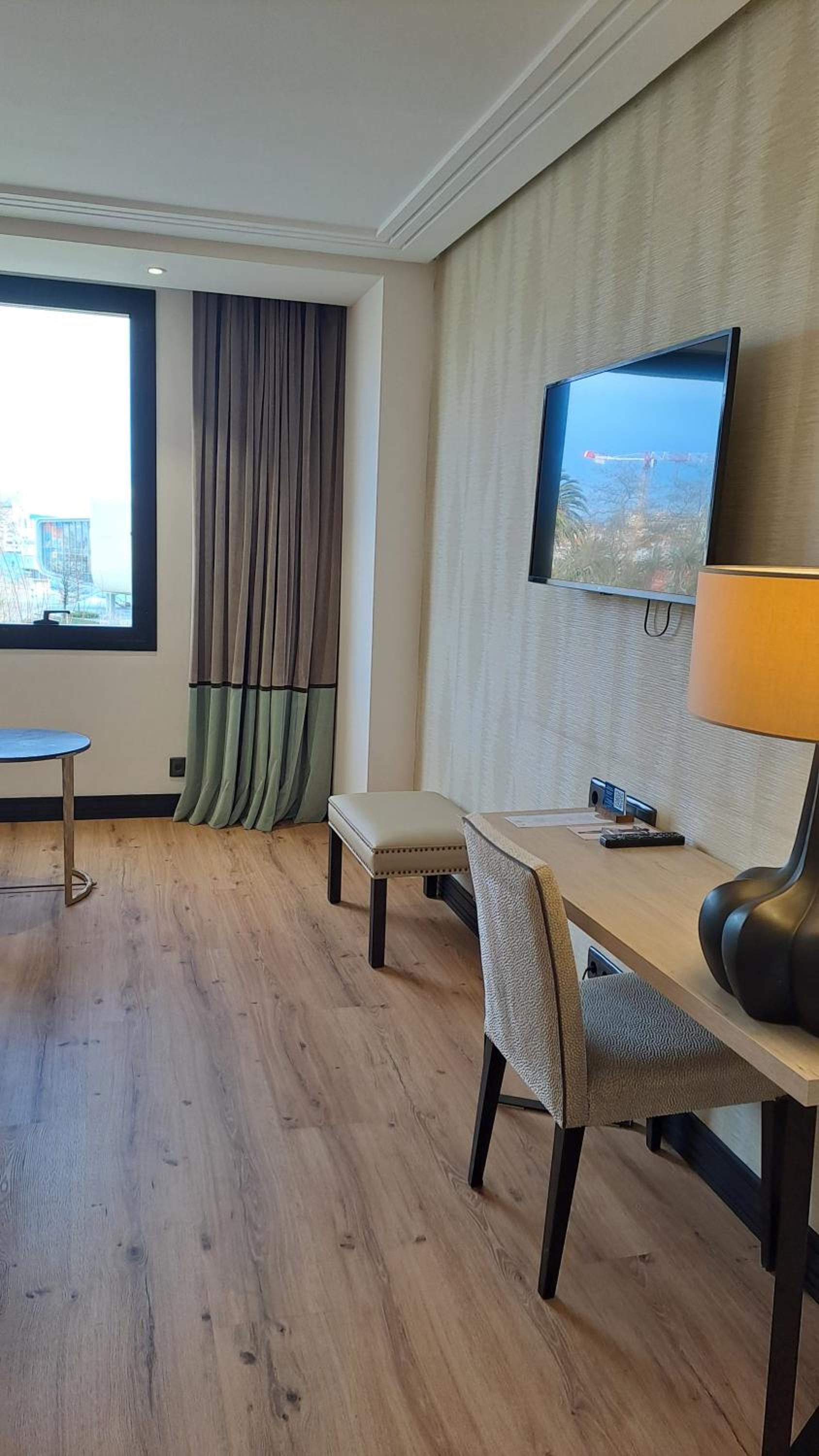 Double or Twin Room with City View (1 adult) - Photo 1