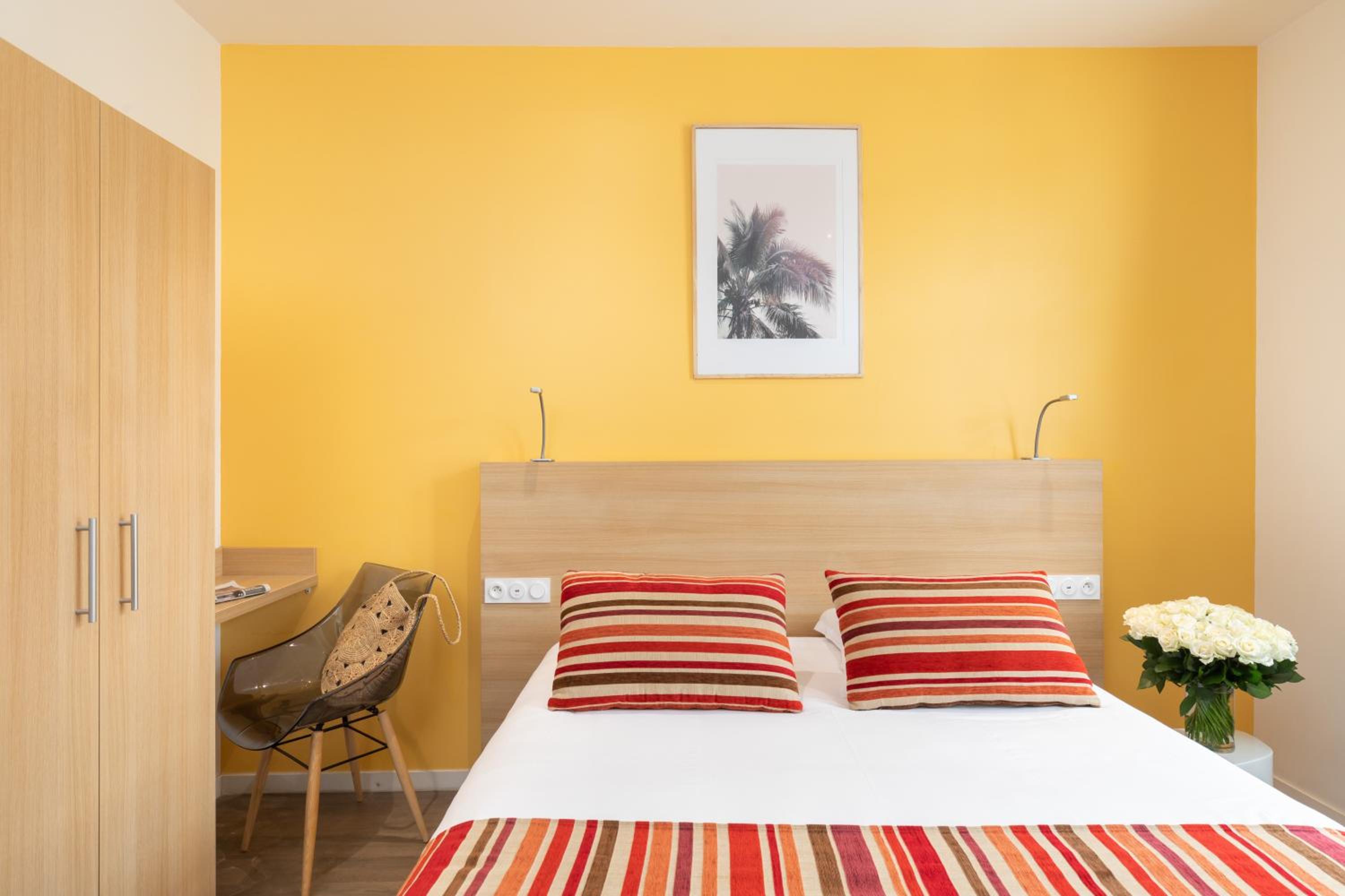 Relax in vibrant comfort with a view!