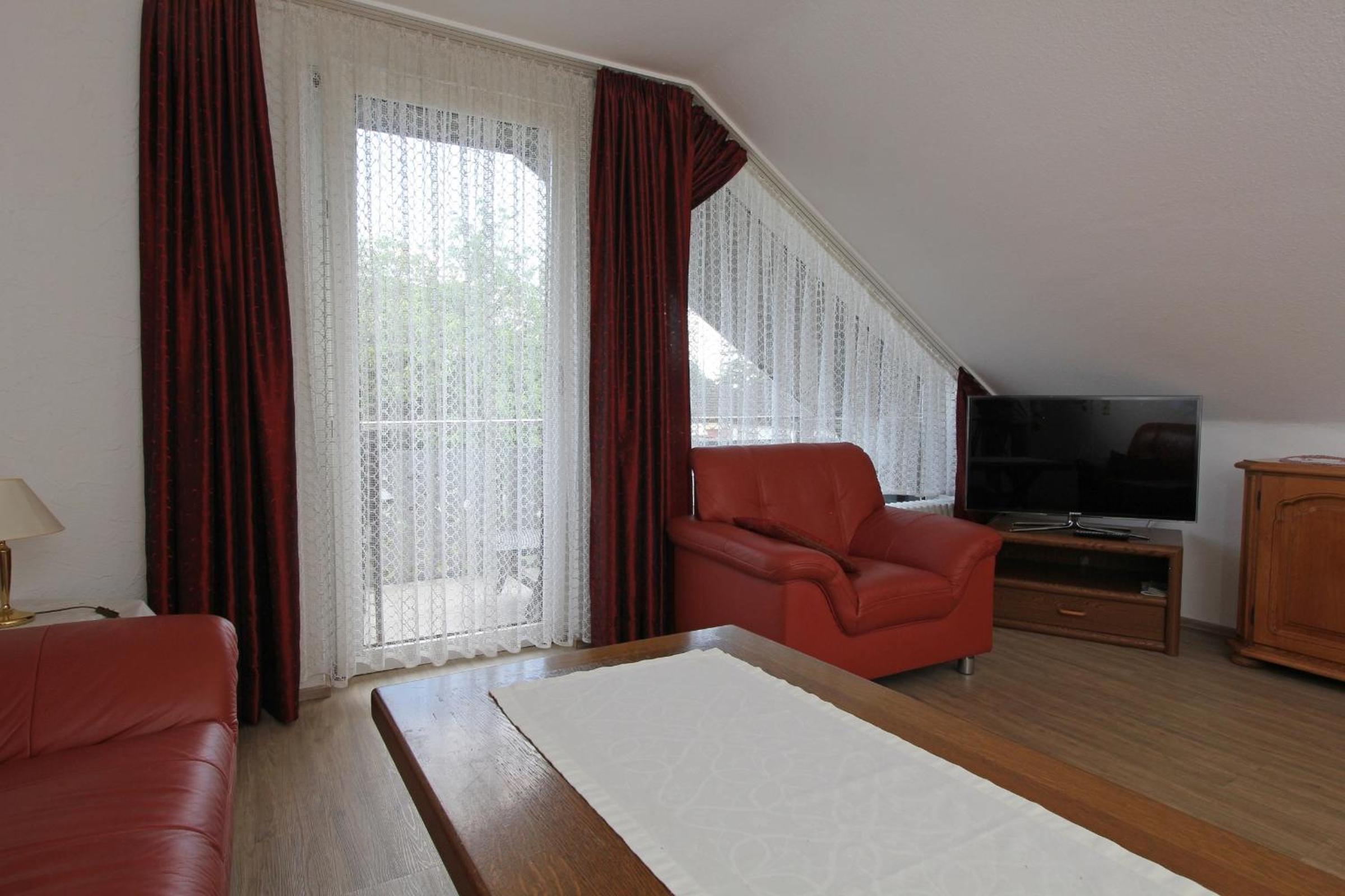 Two-Bedroom Deluxe Apartment with Garden View photo 1