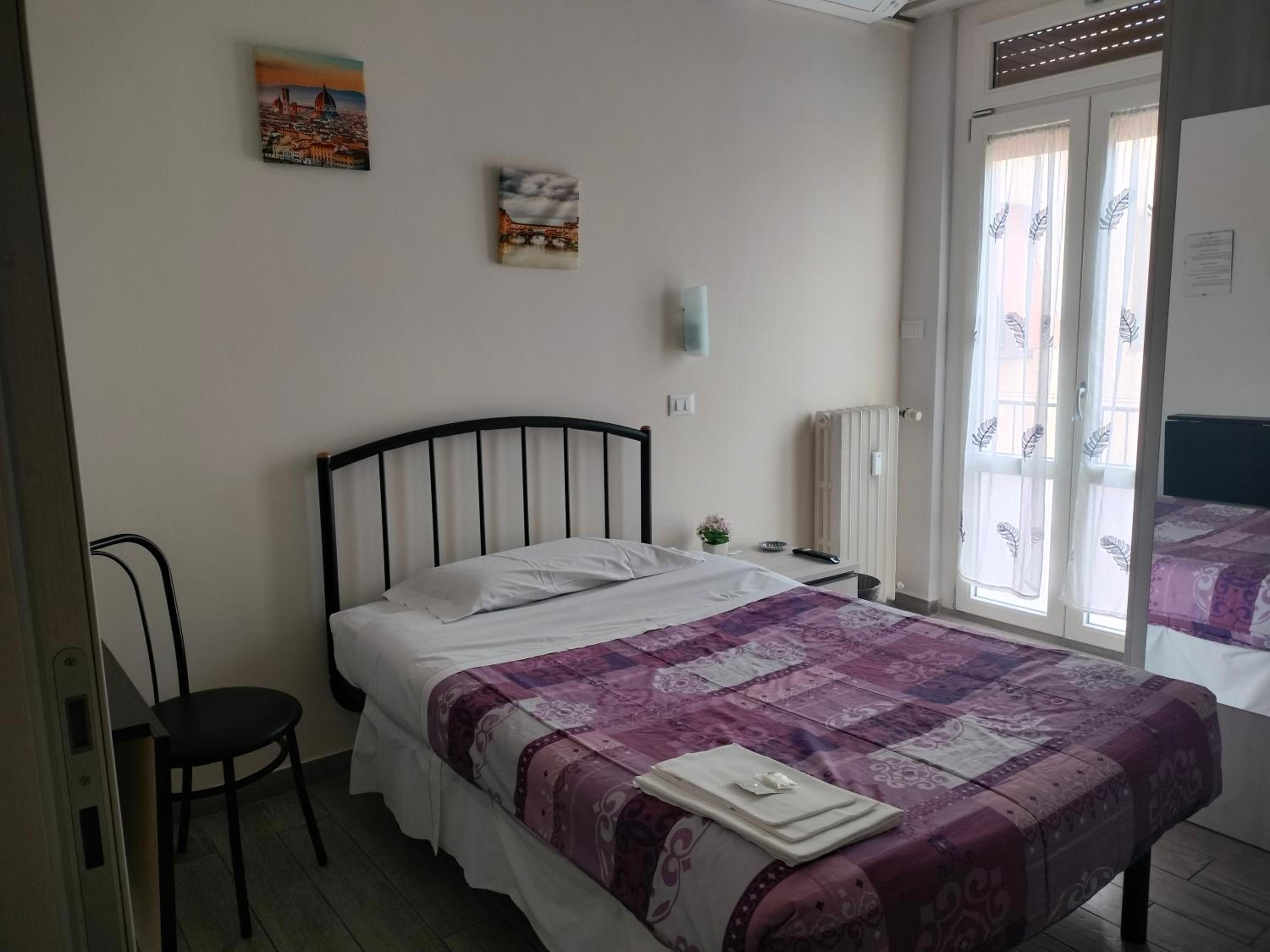 Economy Double Room photo 1