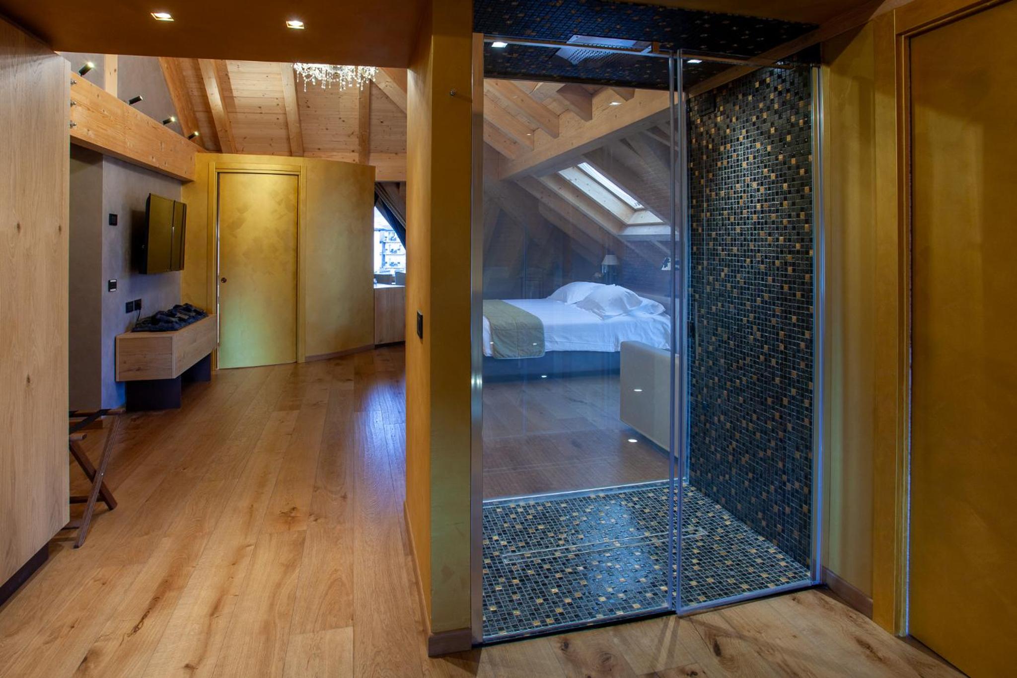 Suite - Photo 2