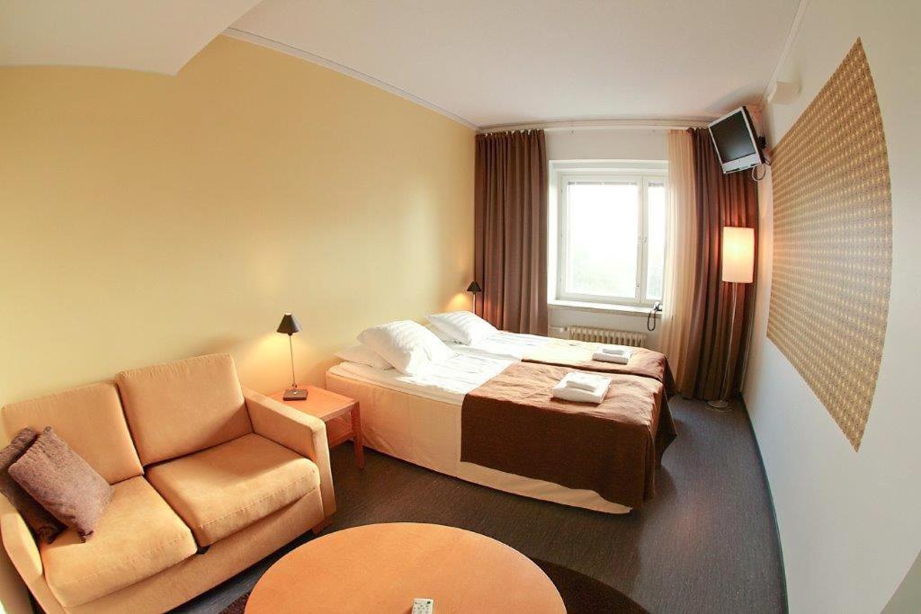 Standard Double or Twin Room - Photo 2