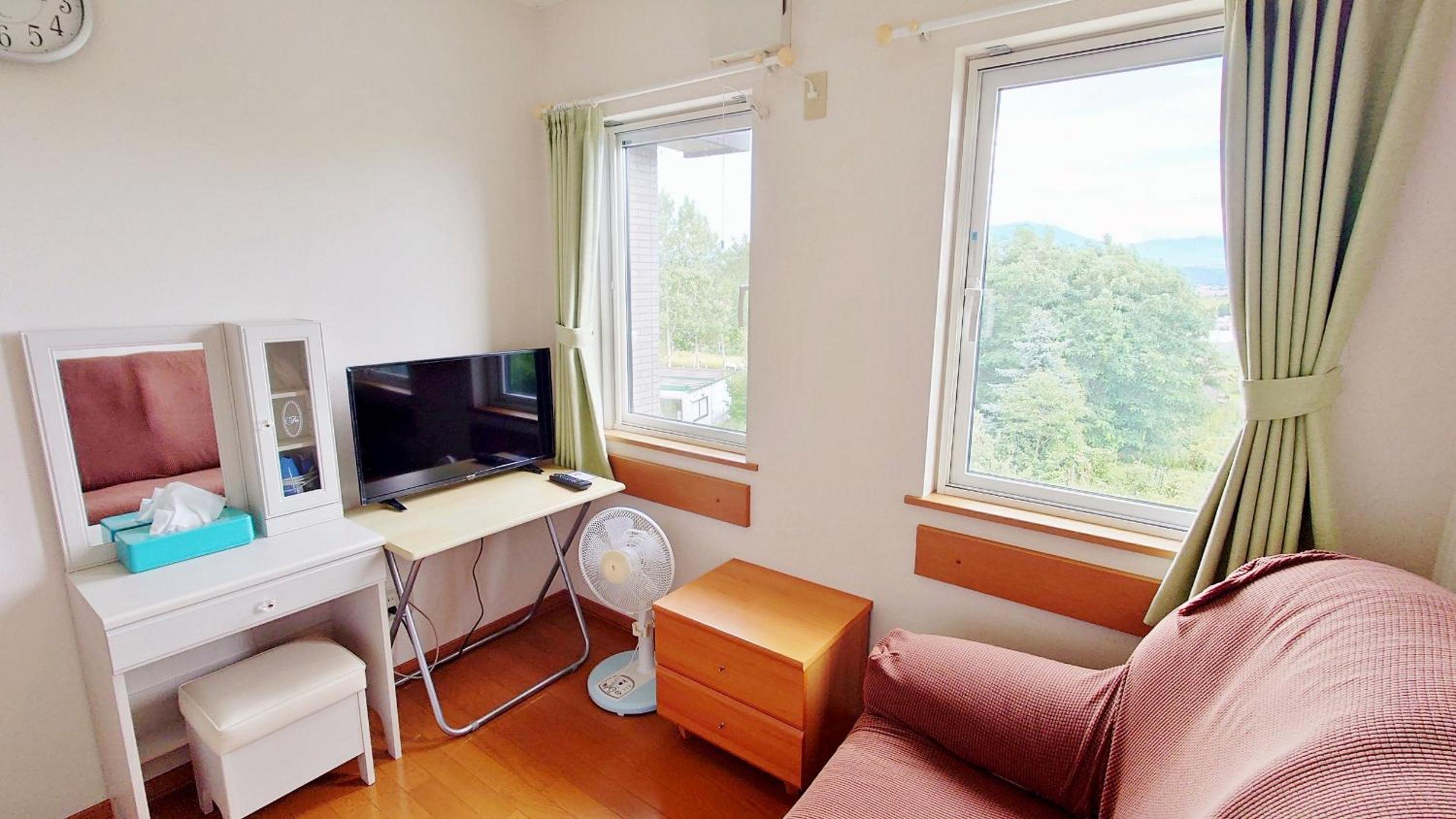 Twin Room - Photo 5
