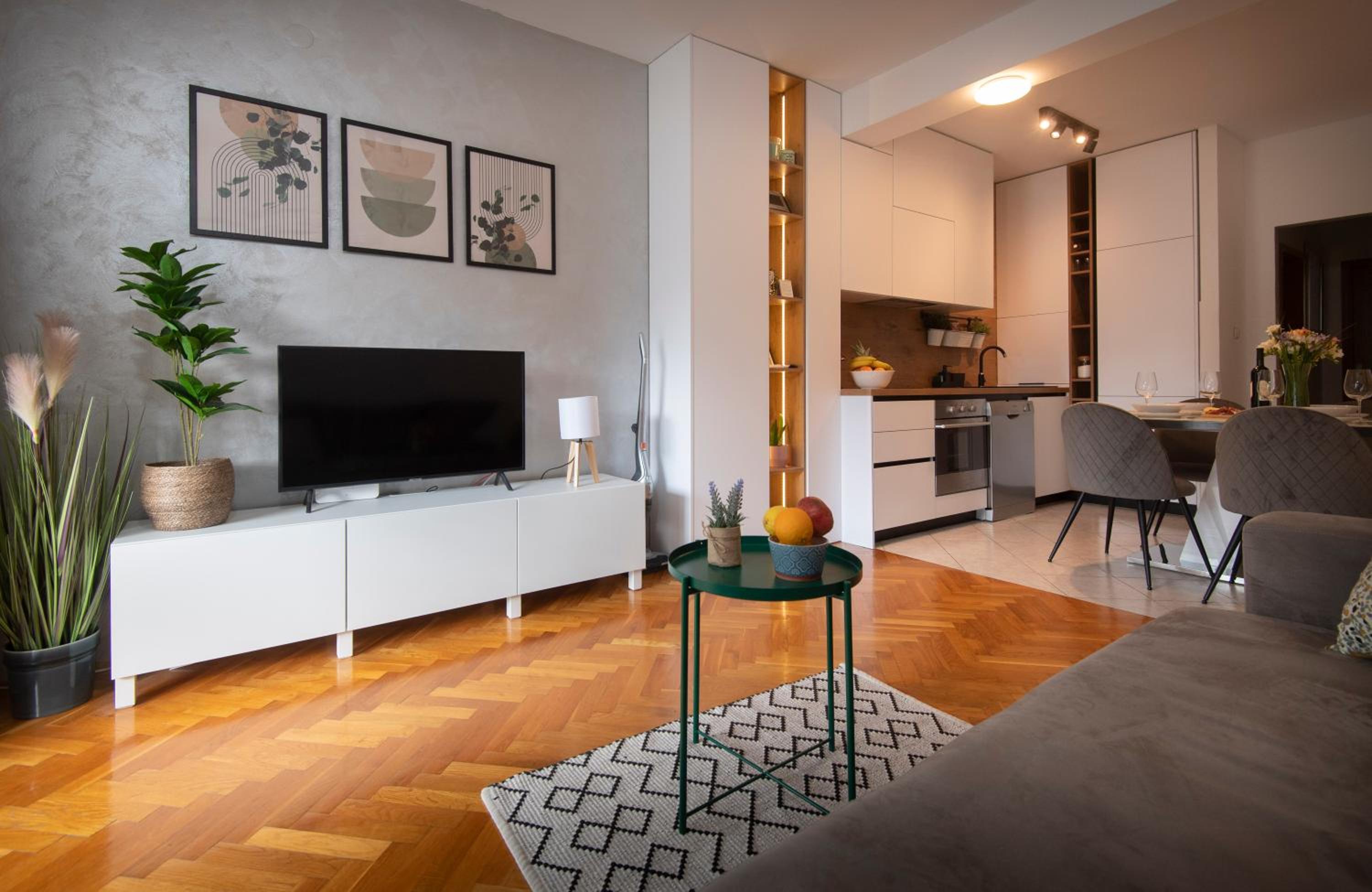 One-Bedroom Apartment - Photo 19