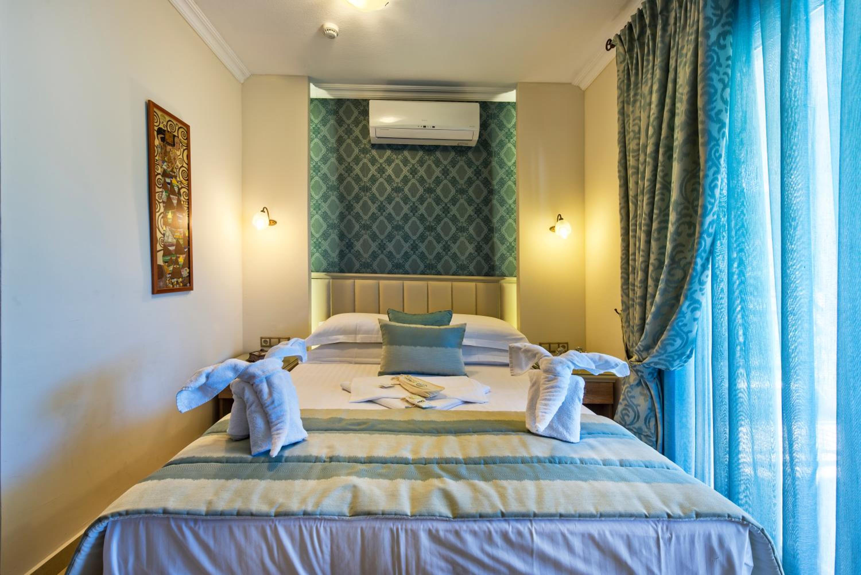 Deluxe Junior Suite photo 2