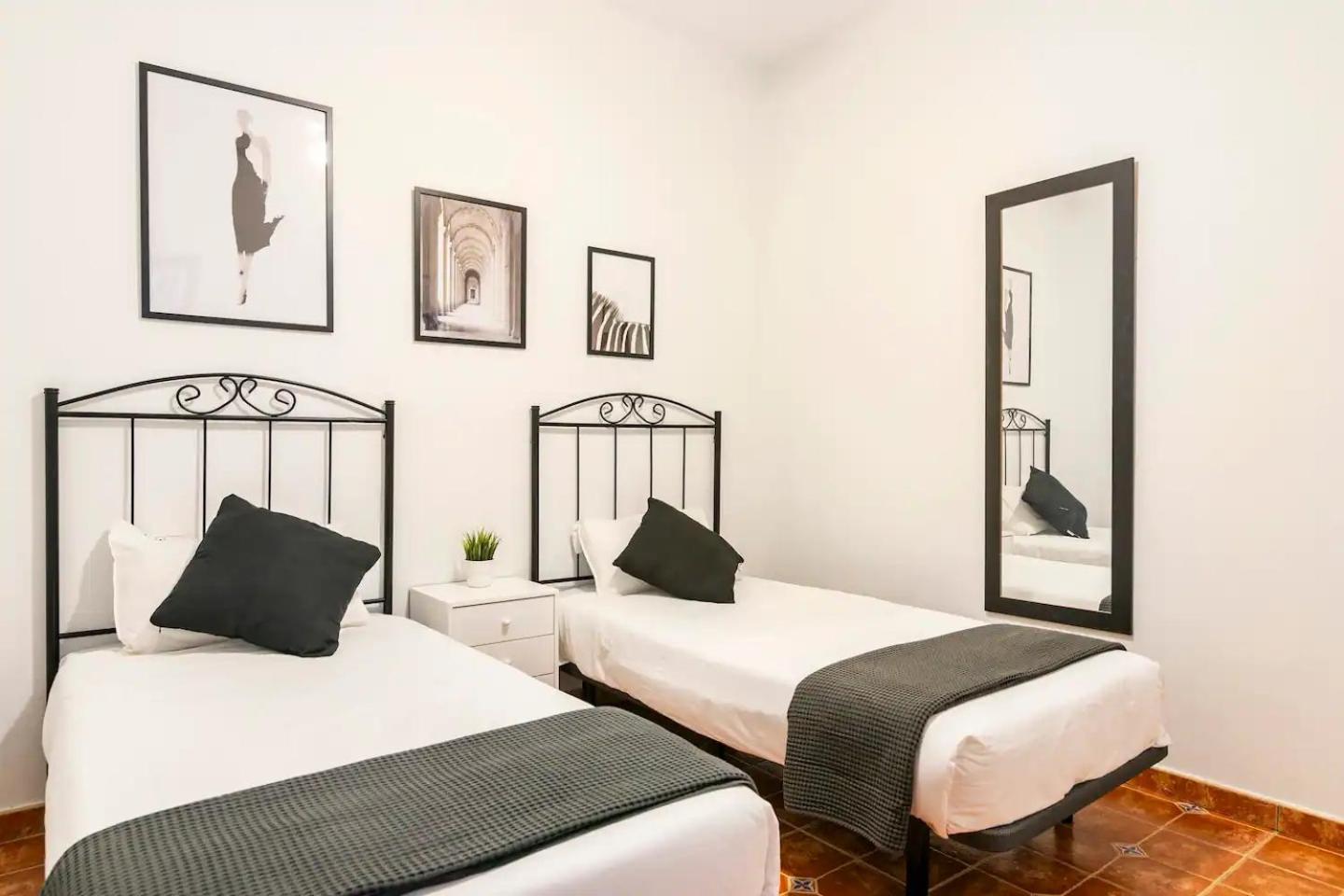 Two-Bedroom Deluxe Apartment with Ocean View photo 2