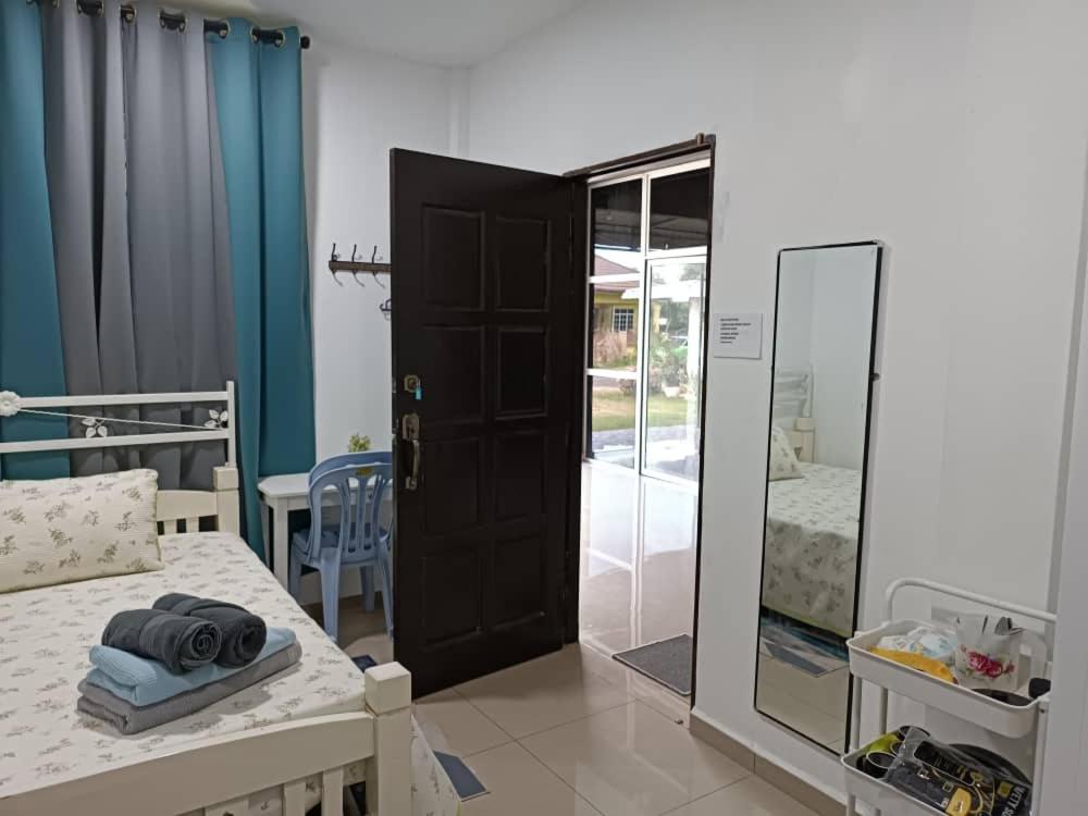 Budget Twin Room photo 2