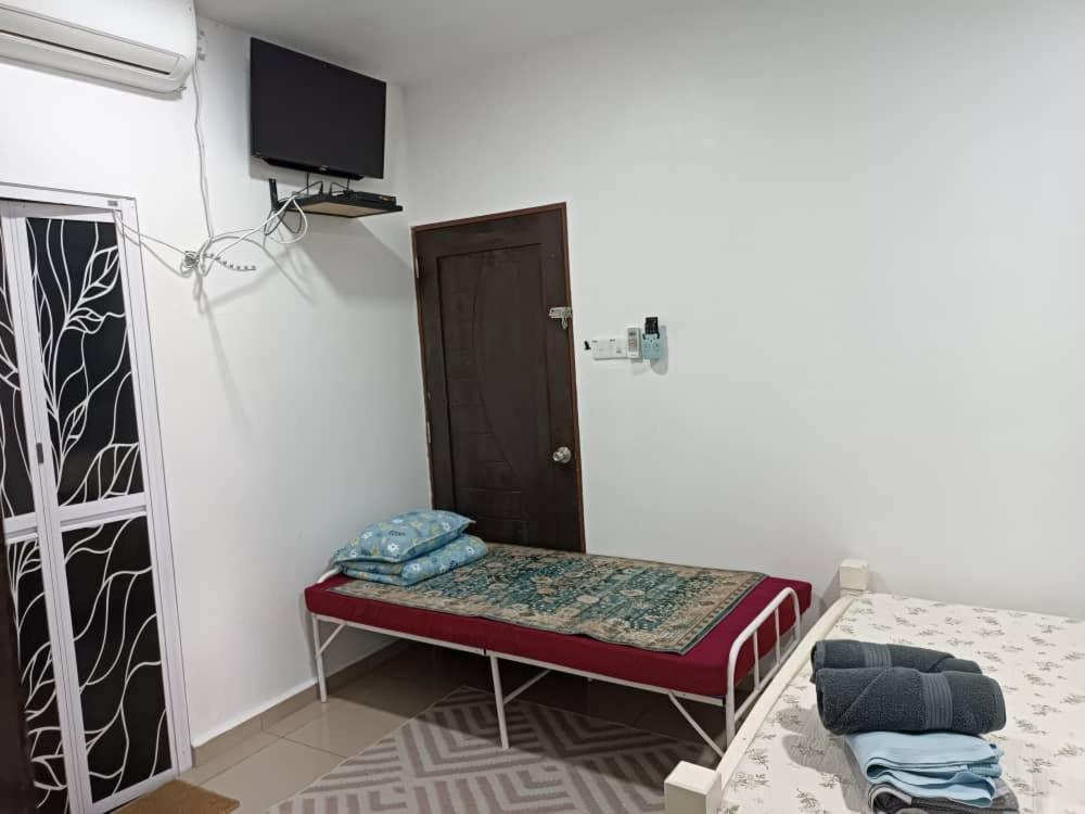 Budget Twin Room photo 3
