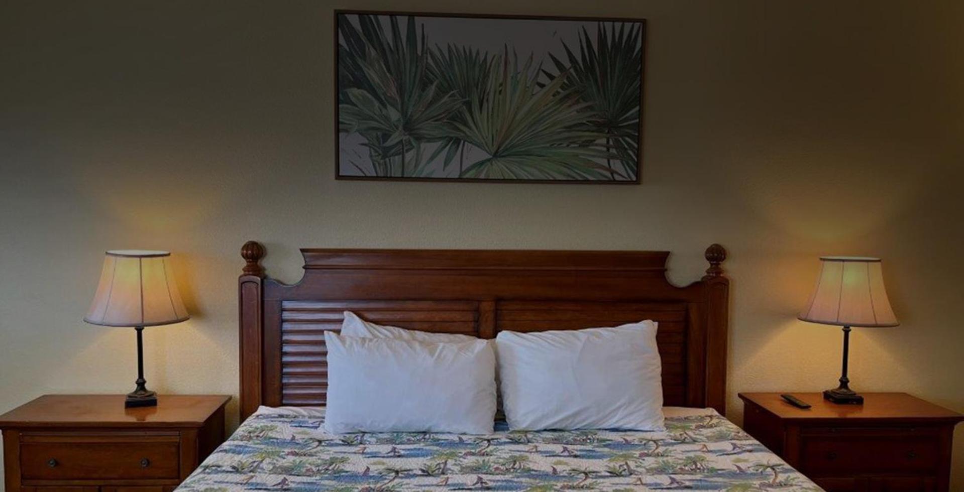 Standard Queen Room - Photo 9
