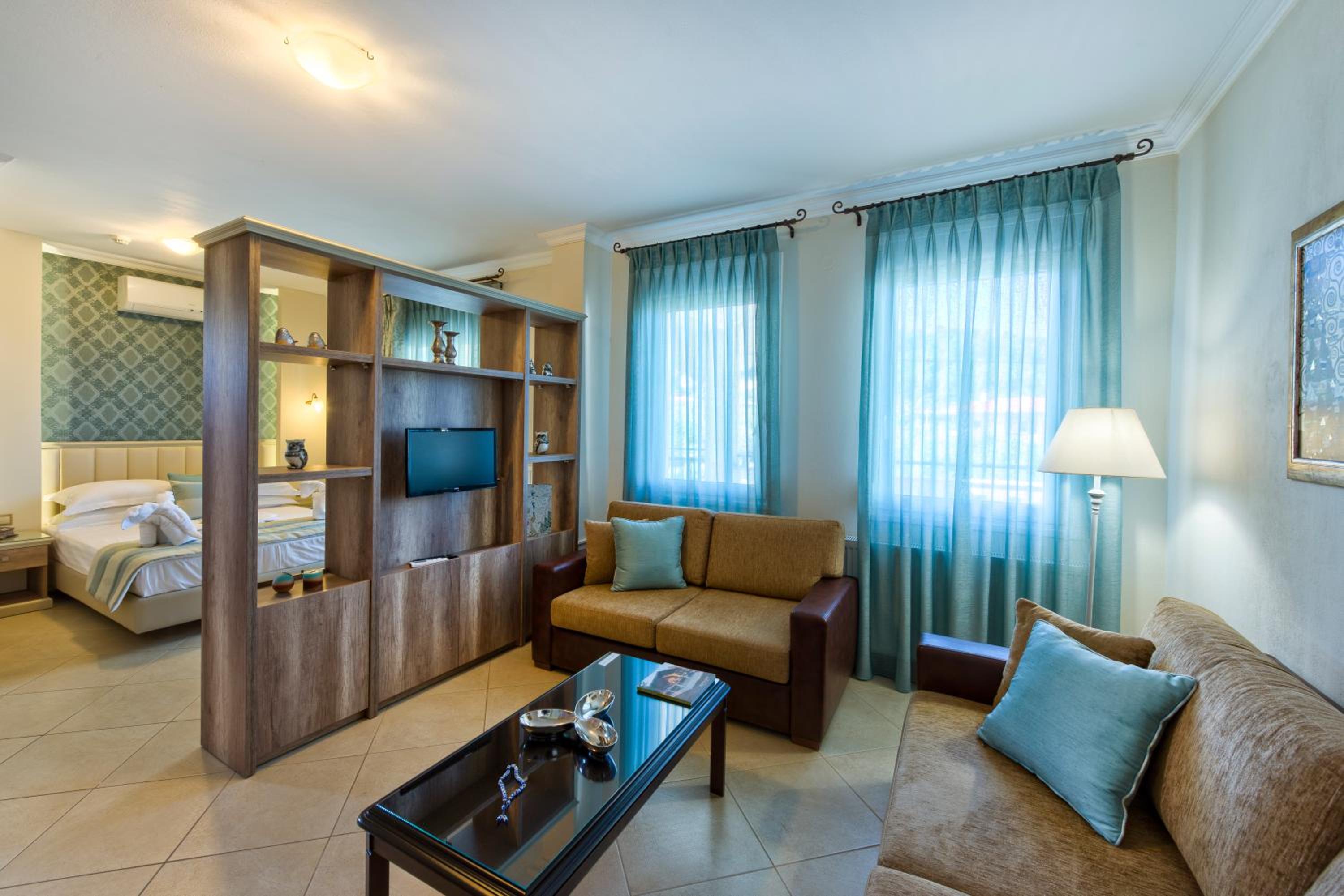 Deluxe Junior Suite photo 1