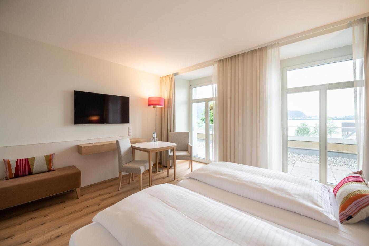 Comfort Double Room with Lake View and Balcony - Photo 6